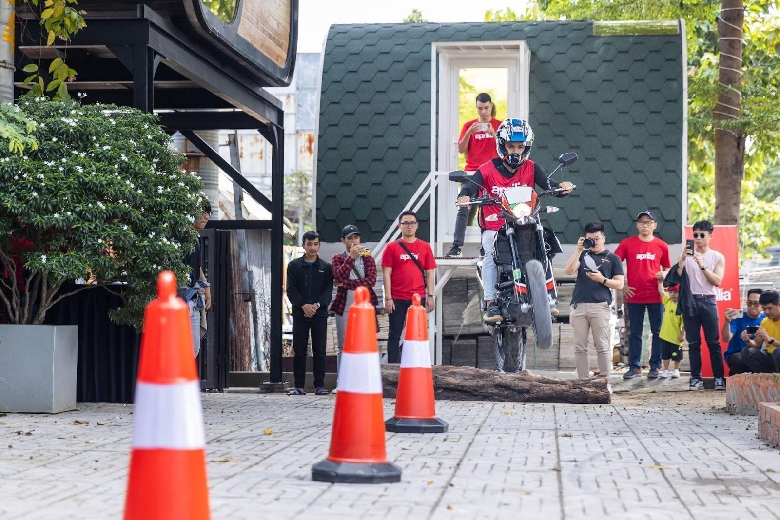 mo to dia hinh anh 3