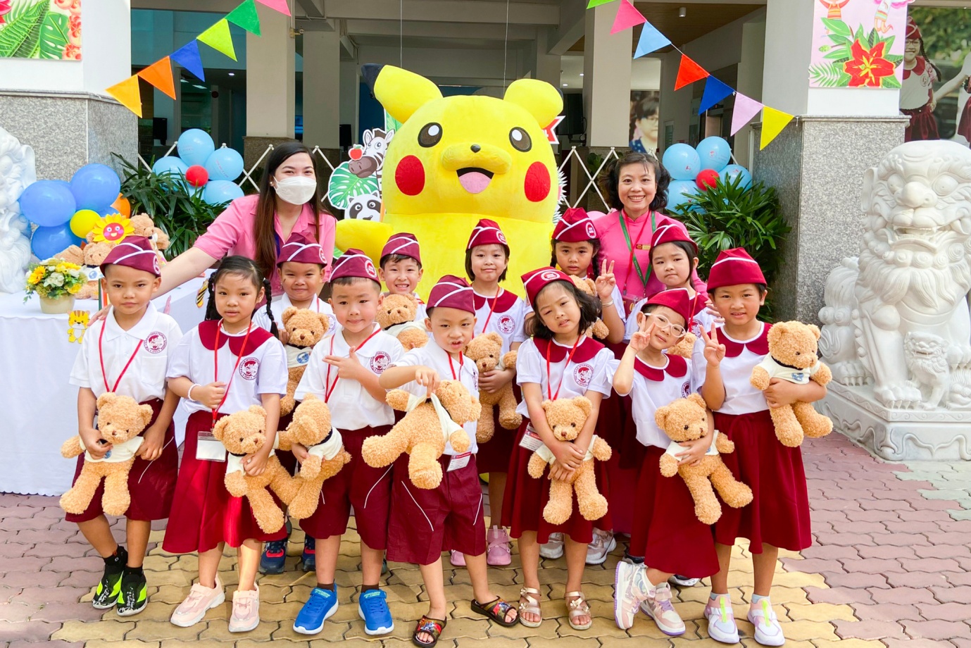 Quoc te A Chau anh 1