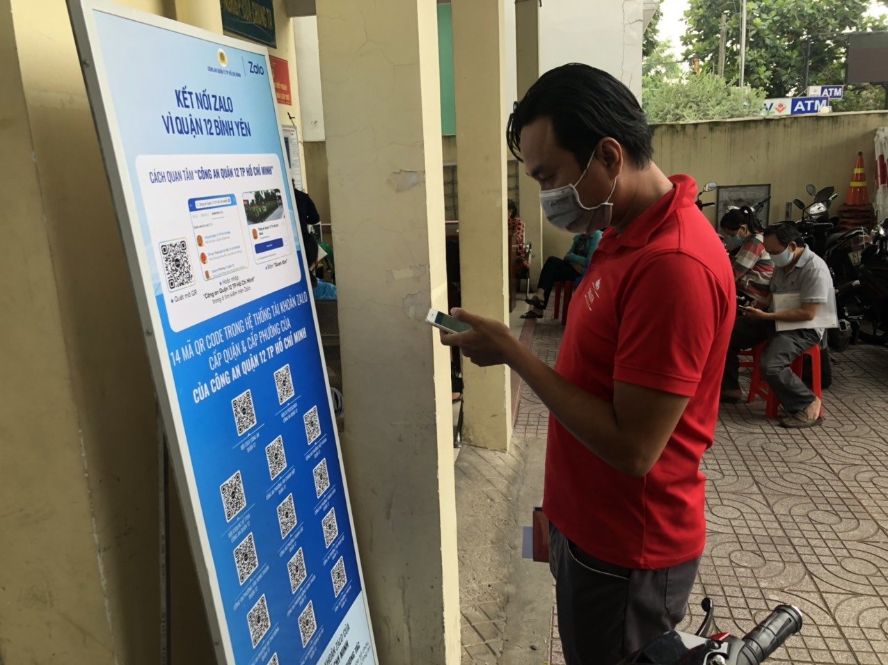 Cong an quan 12 ung dung ma QR tra cuu, giai quyet thu tuc hanh chinh hinh anh