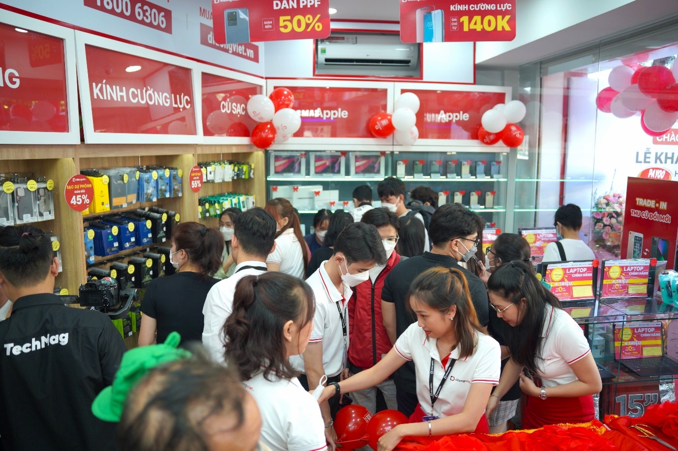 Di Dong Viet,  cua hang dien thoai anh 3