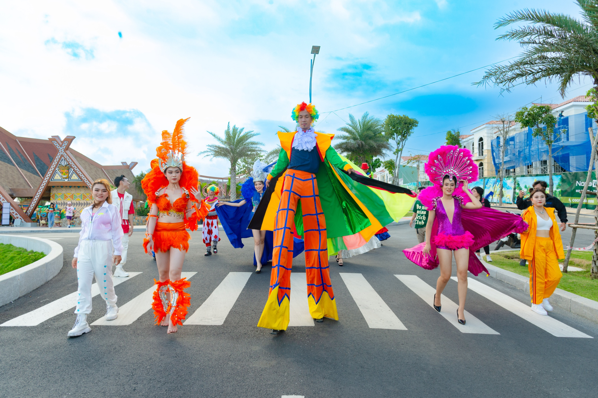 Du lich he Ho Tram ‘bung no’ voi loat hoat dong tai NovaWorld Ho Tram hinh anh