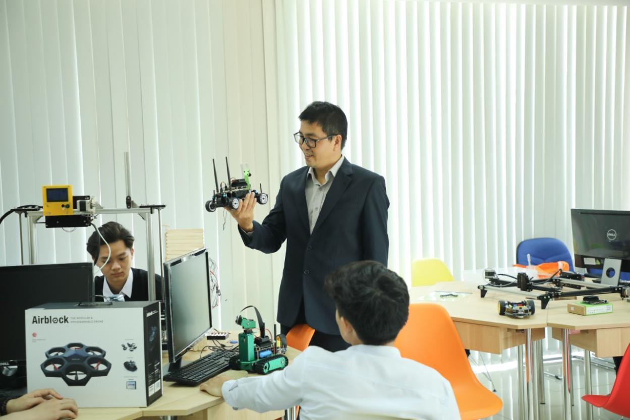 Tri tue nhan tao - nganh hoc tiem nang tai SIU hinh anh