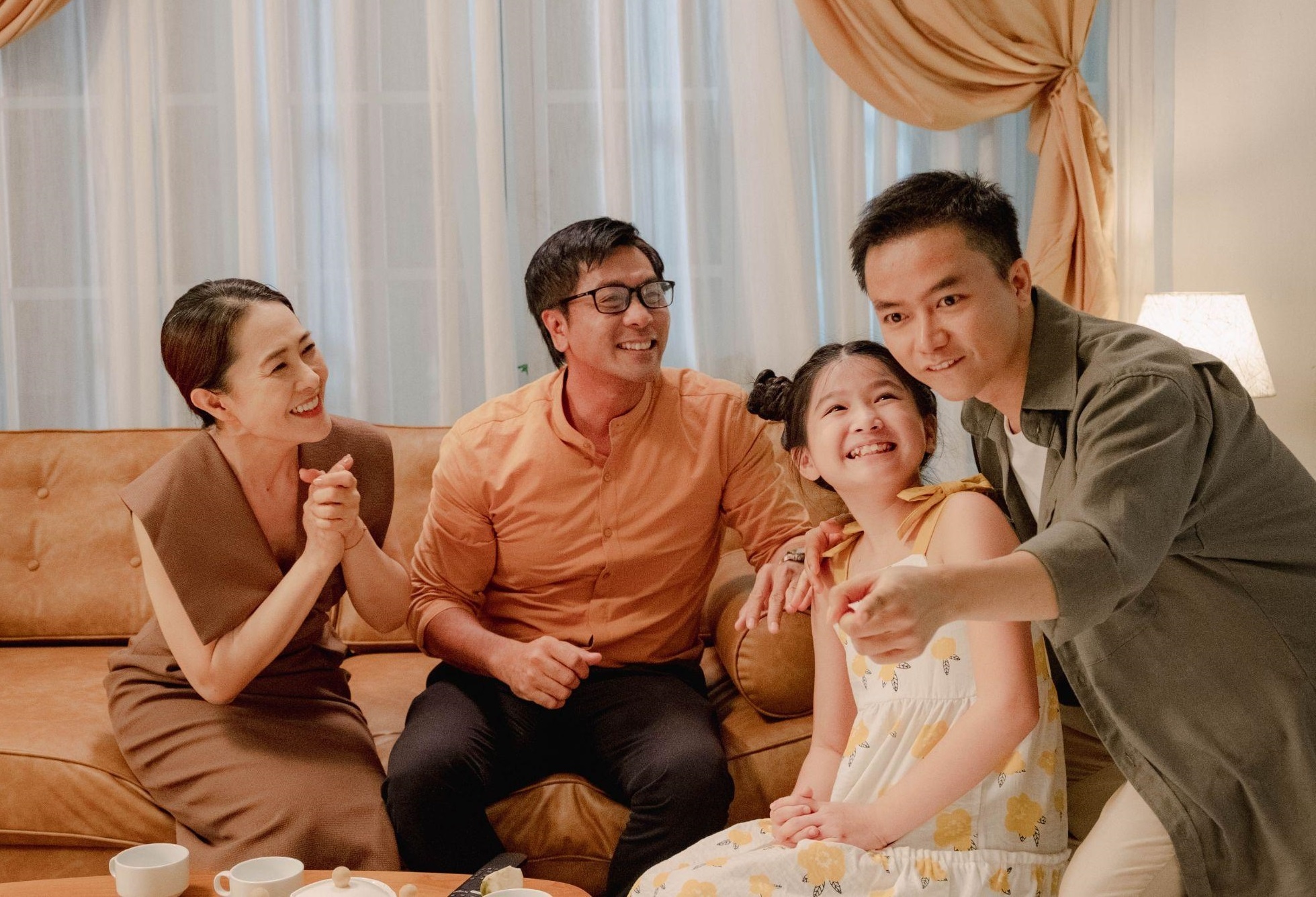 Bui Cong Nam ra MV moi, cung Kien Guru truyen tai thong diep hoc tap hinh anh