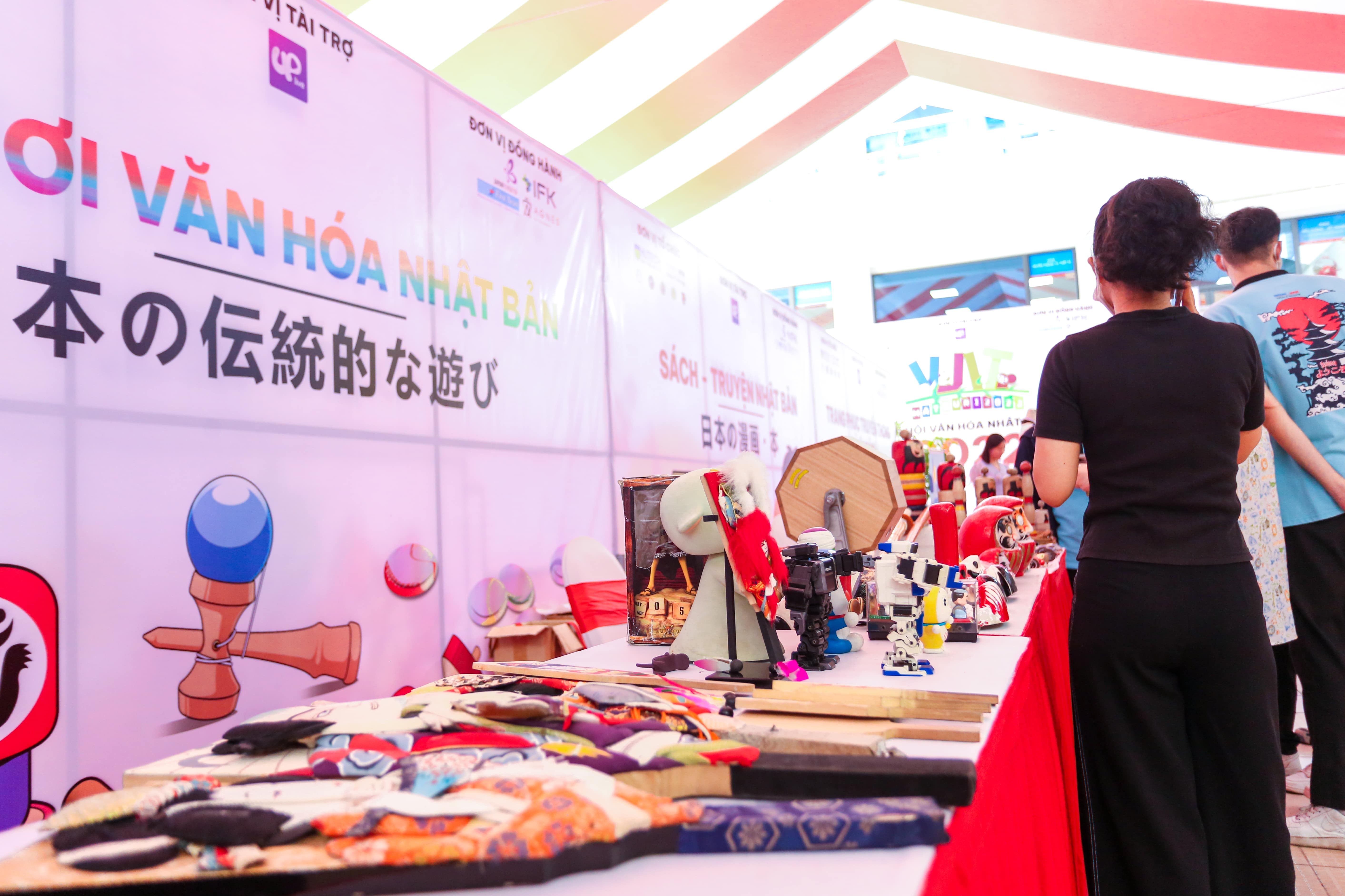 Dai hoc Cong nghe TP.HCM anh 8