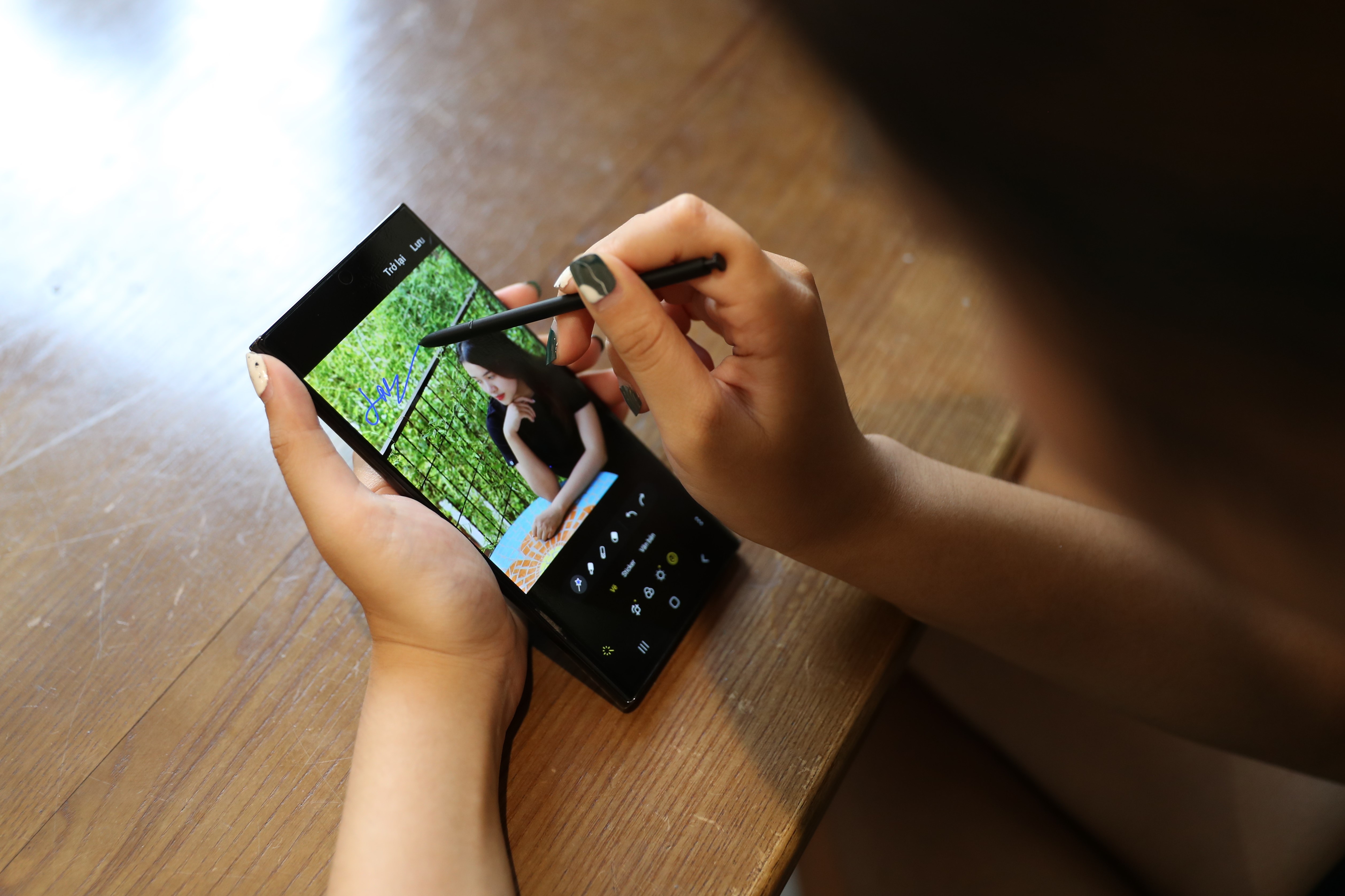 Samsung Galaxy S22 Ultra anh 20