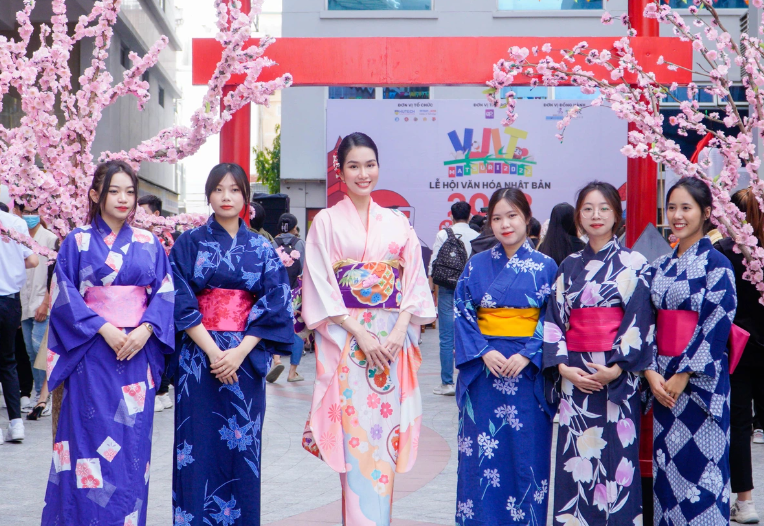 Ngam khong gian Nhat Ban tai le hoi van hoa 'VJIT Matsuri 2022' hinh anh