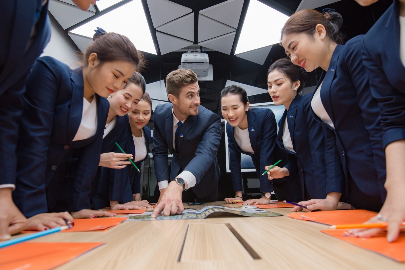 Dat Xanh Mien Trung,  tuyen dung anh 2