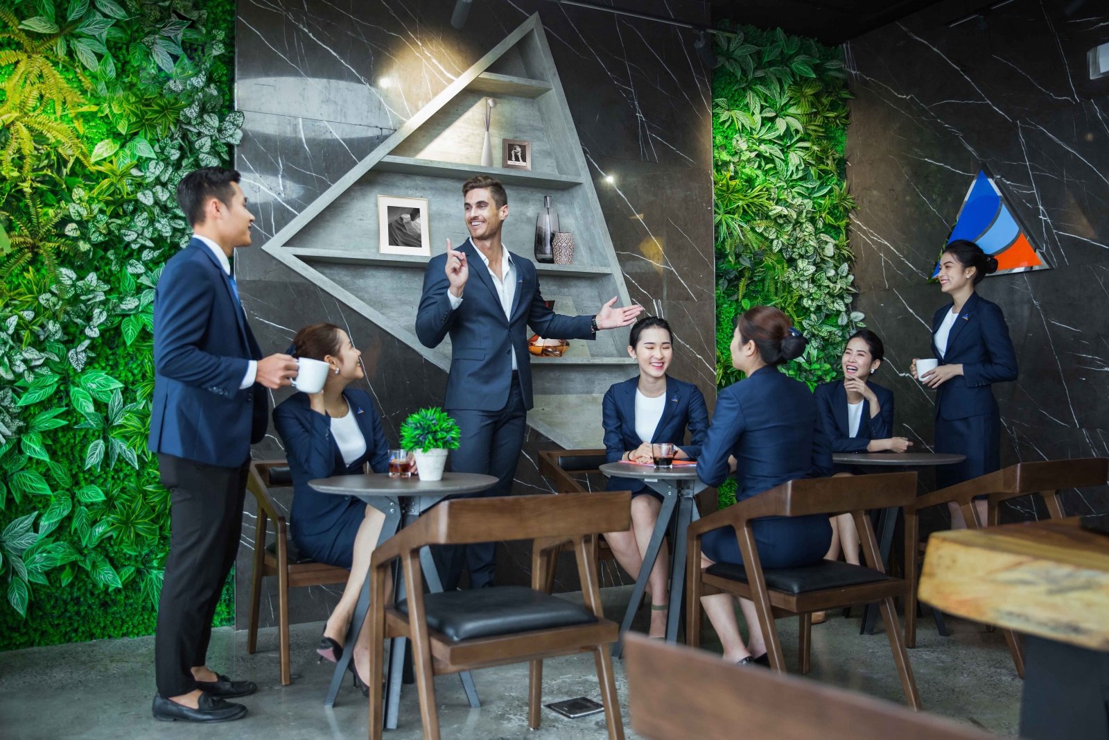 Dat Xanh Mien Trung,  tuyen dung anh 1