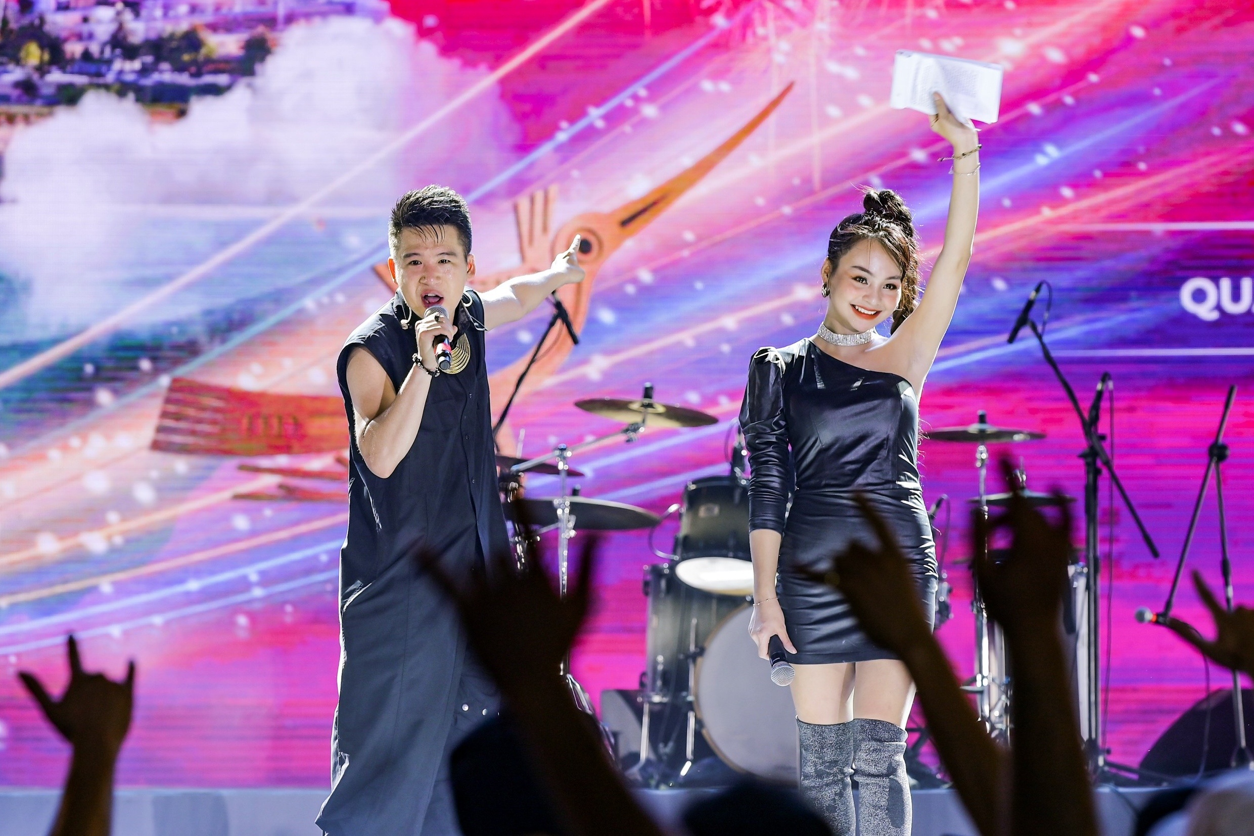 Dem nhac Sun Fest toi 23/7 co gi dac biet? hinh anh