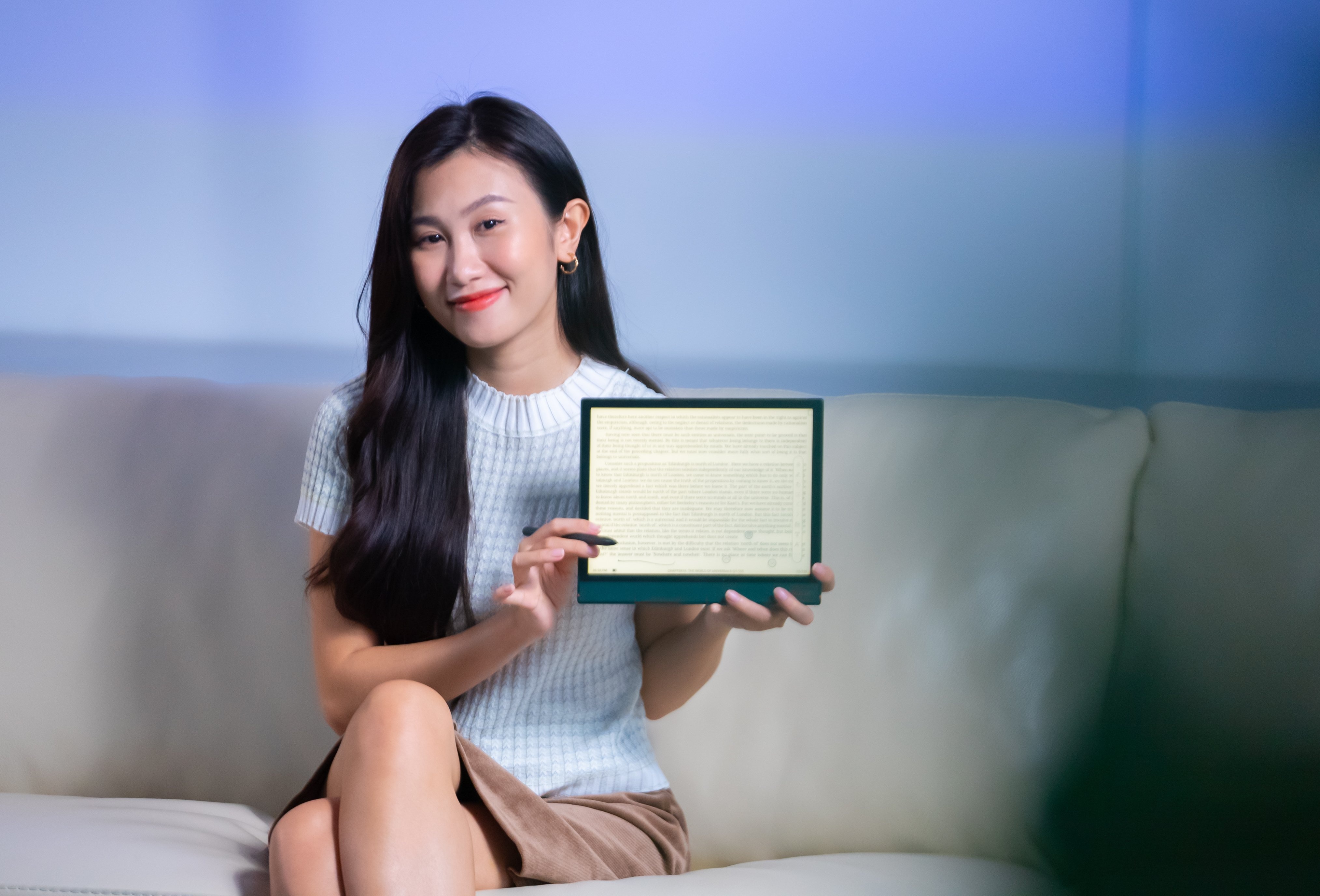 May doc sach ket hop but tu tinh co gi hap dan? hinh anh