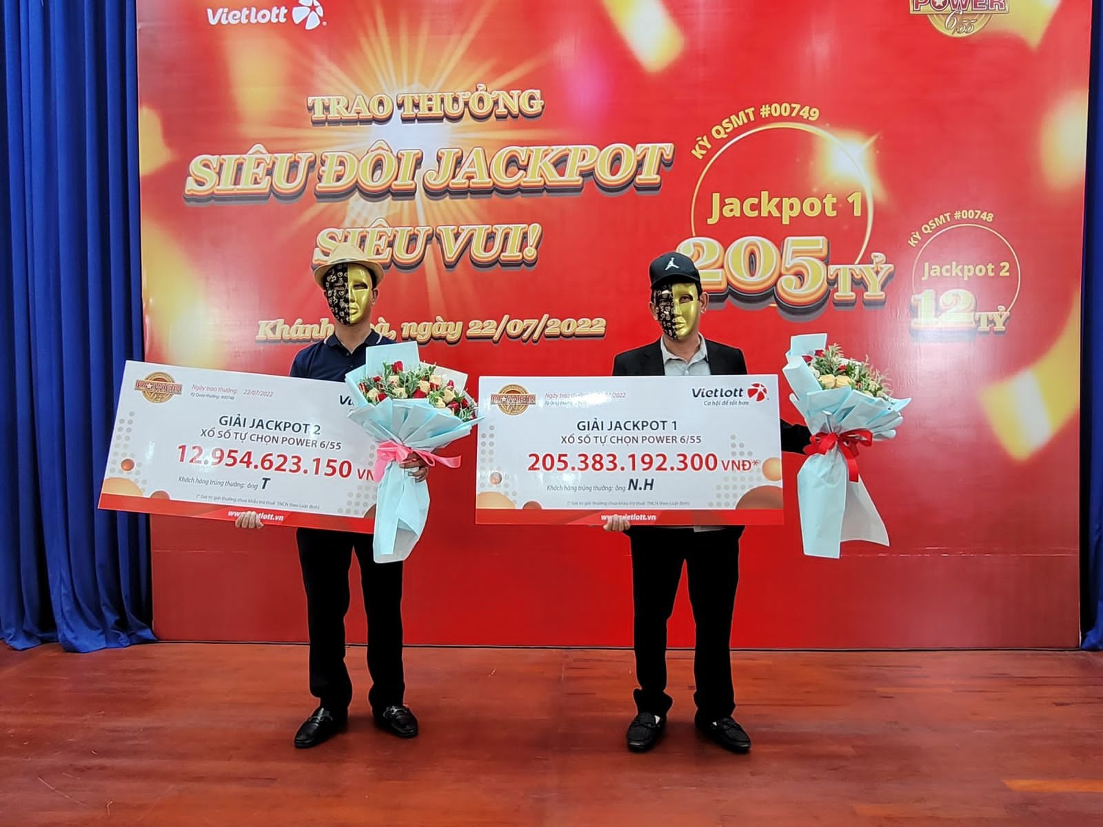 2 nguoi choi ve bao tai Da Nang trung Jackpot hon 218 ty dong hinh anh
