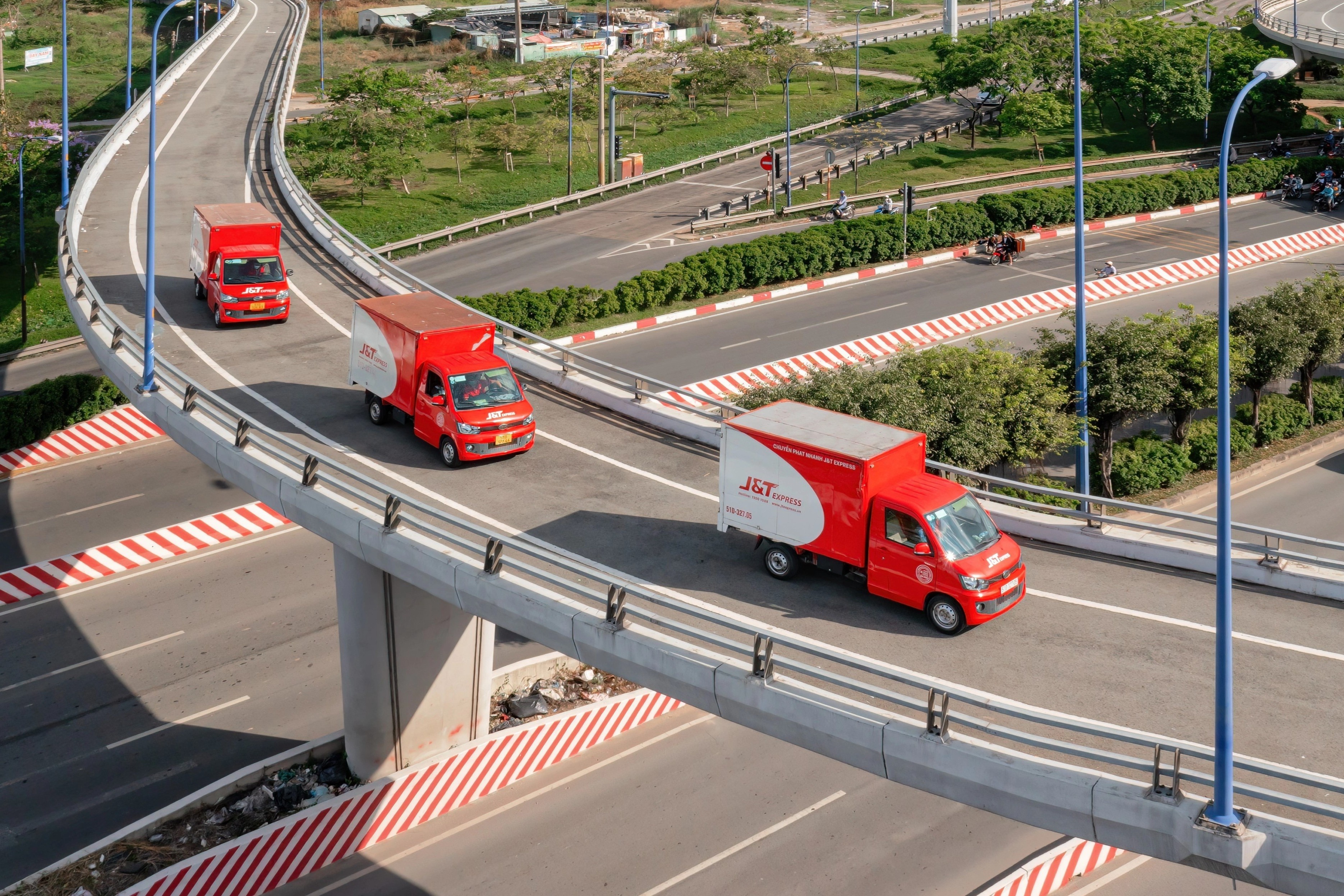 Hanh trinh 4 nam chinh phuc nguoi dung Viet cua J&T Express hinh anh