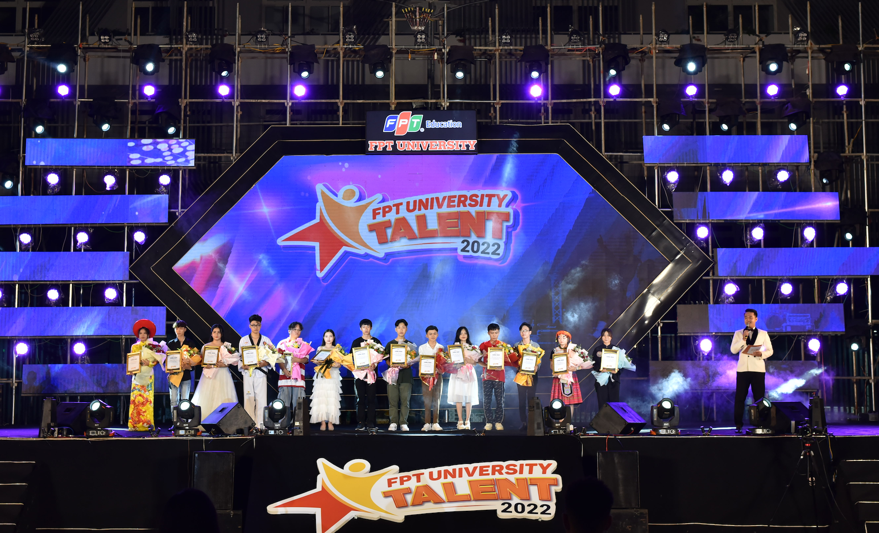 Hoc bong tai nang Dai hoc FPT,  Dai hoc FPT anh 1