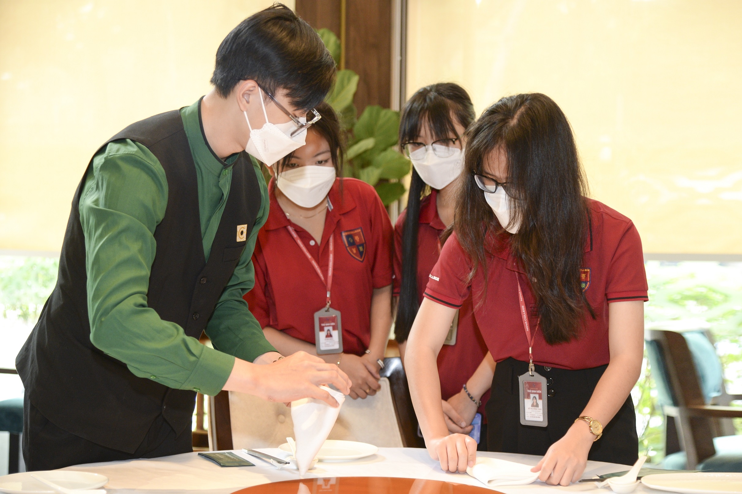 Tuyen sinh Nova College anh 2