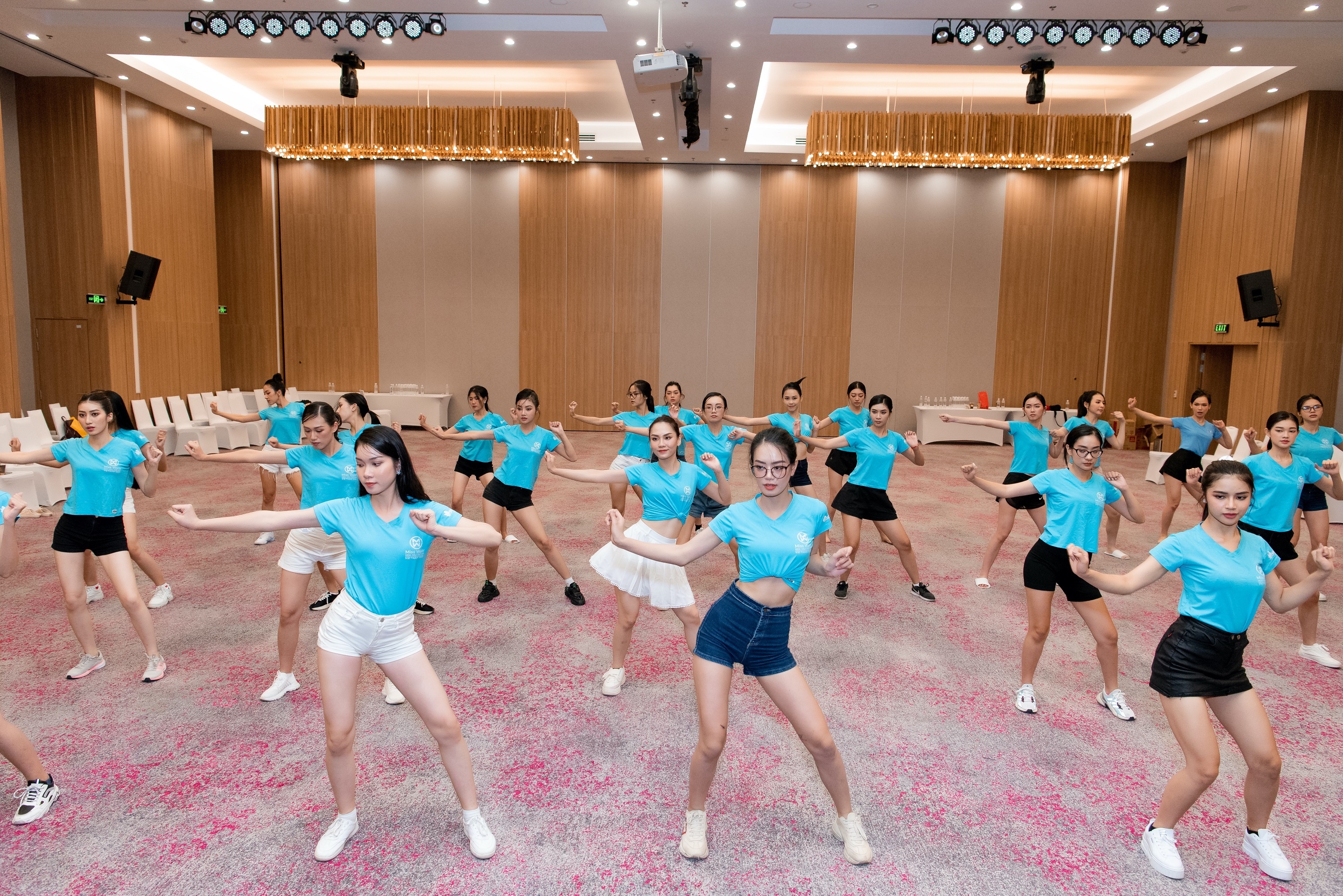 Holiday Inn & Suites Saigon Airport,  Miss World Vietnam anh 2