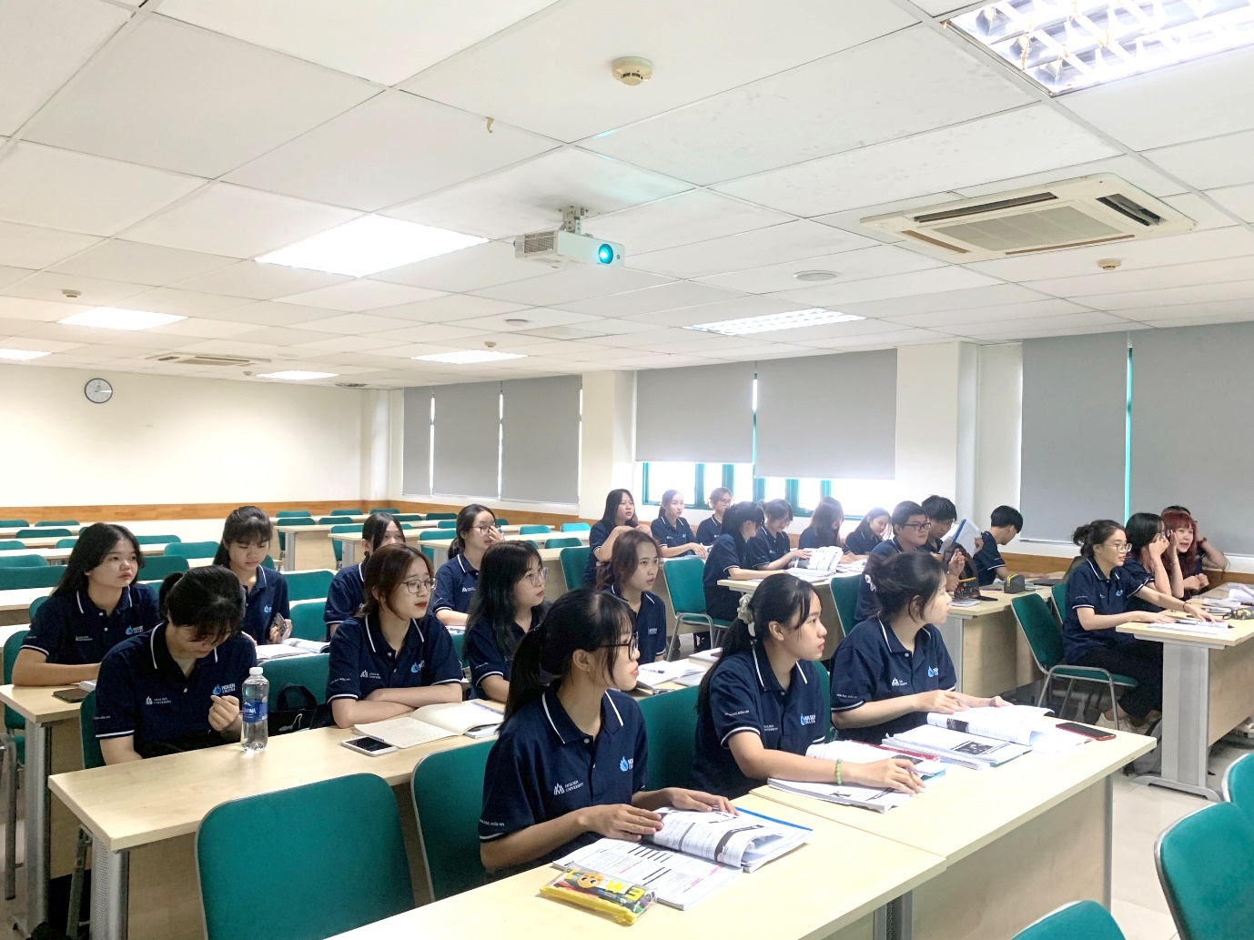 Hoa Sen College anh 2