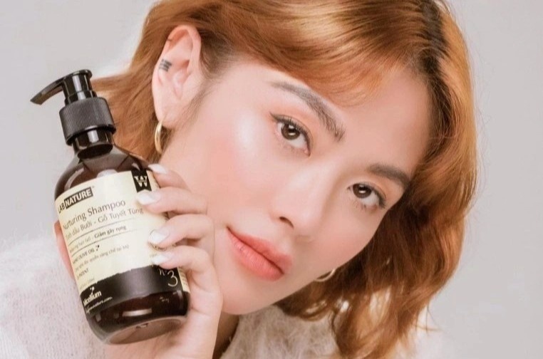 Ung dung cong nghe nano vao san xuat dau goi cho toc gay rung hinh anh