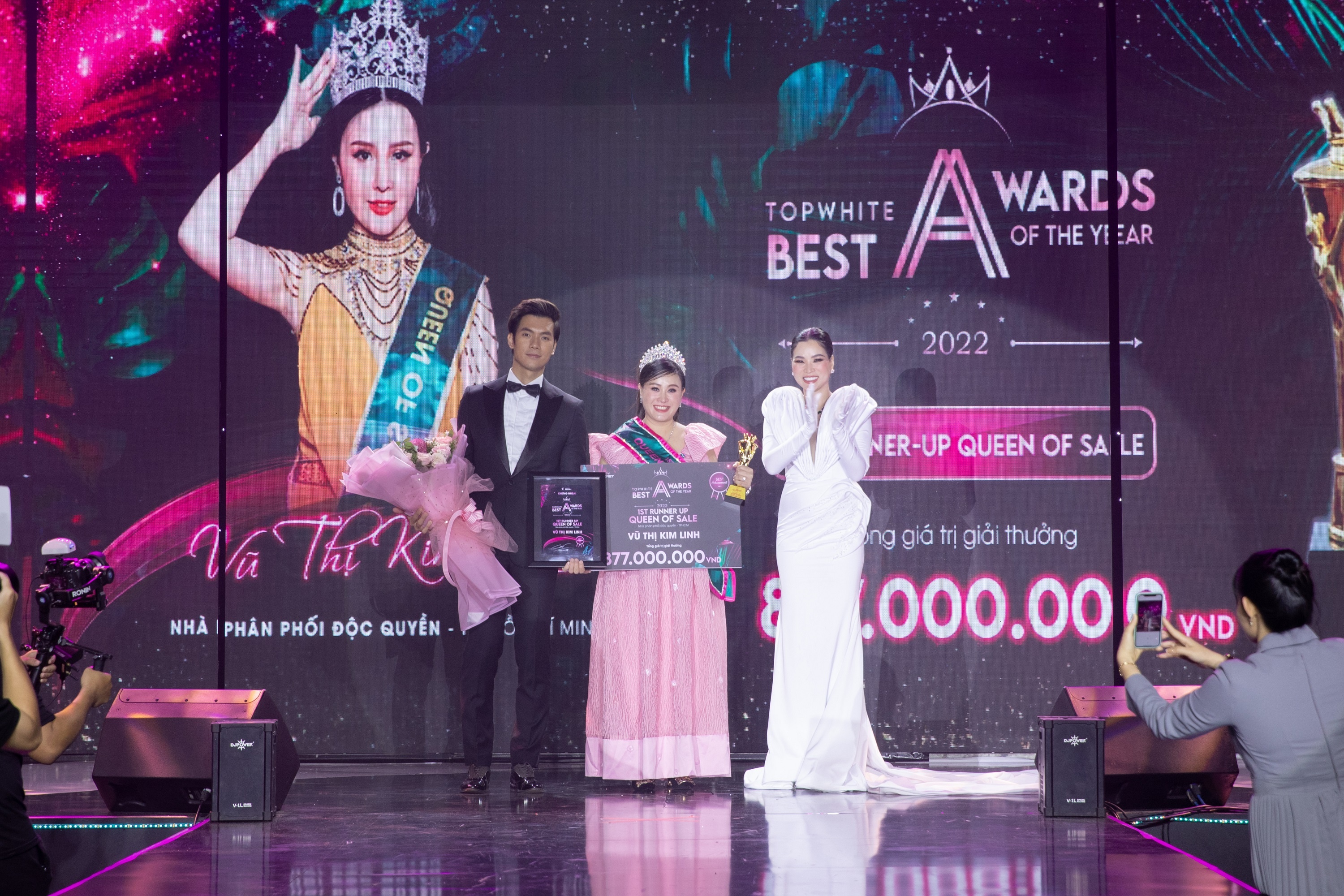 Happy Secret,  Top White anh 3