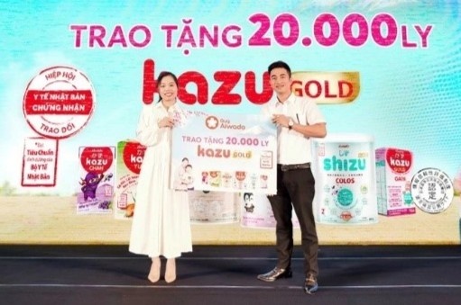 Quy Aiwado trao nghin san pham nham chung tay nang cao tam voc Viet hinh anh