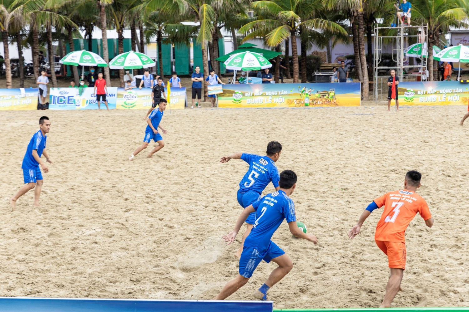 Huda,  le hoi bong da bien Huda anh 3