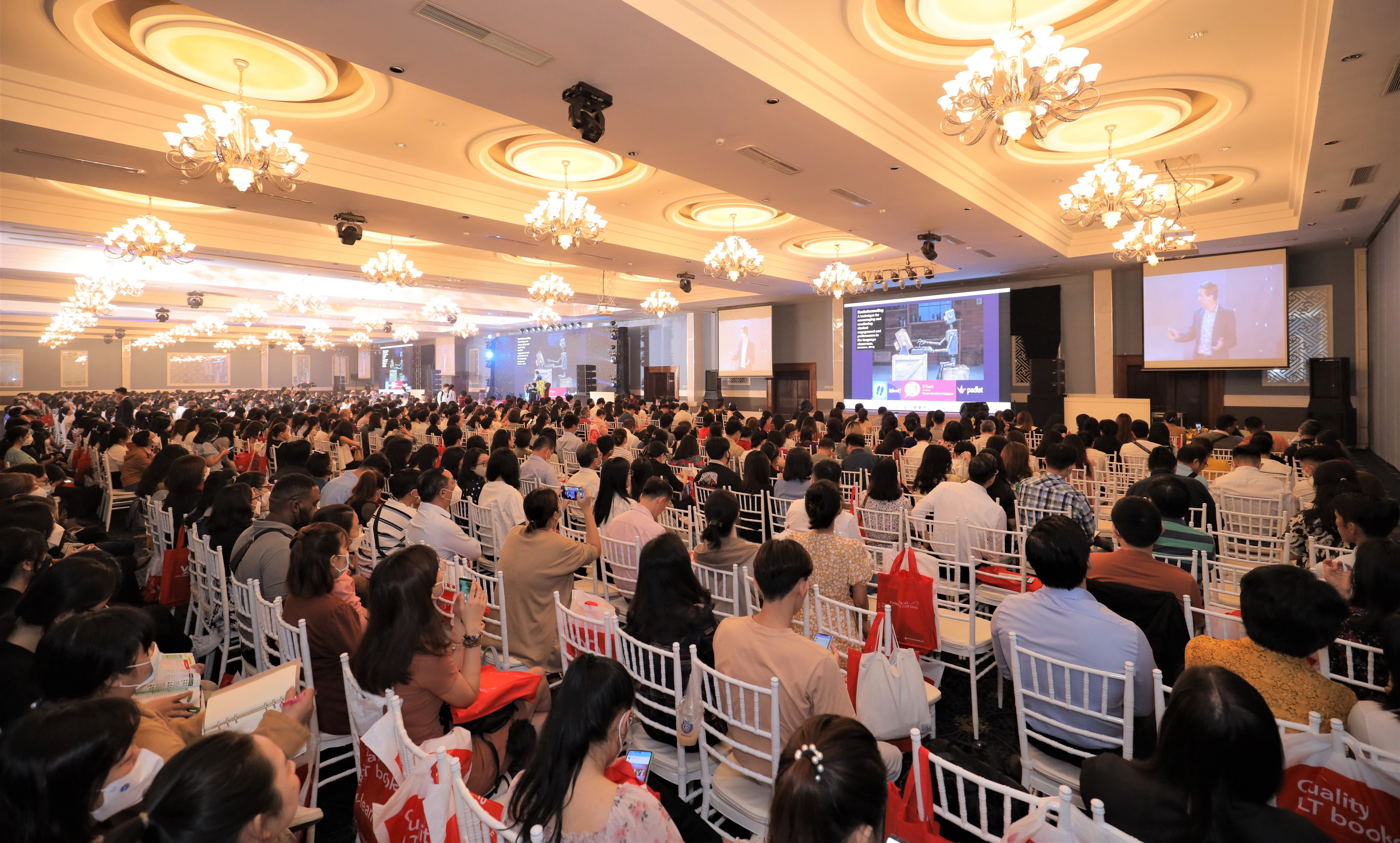 VUS,  TESOL 2022 anh 1