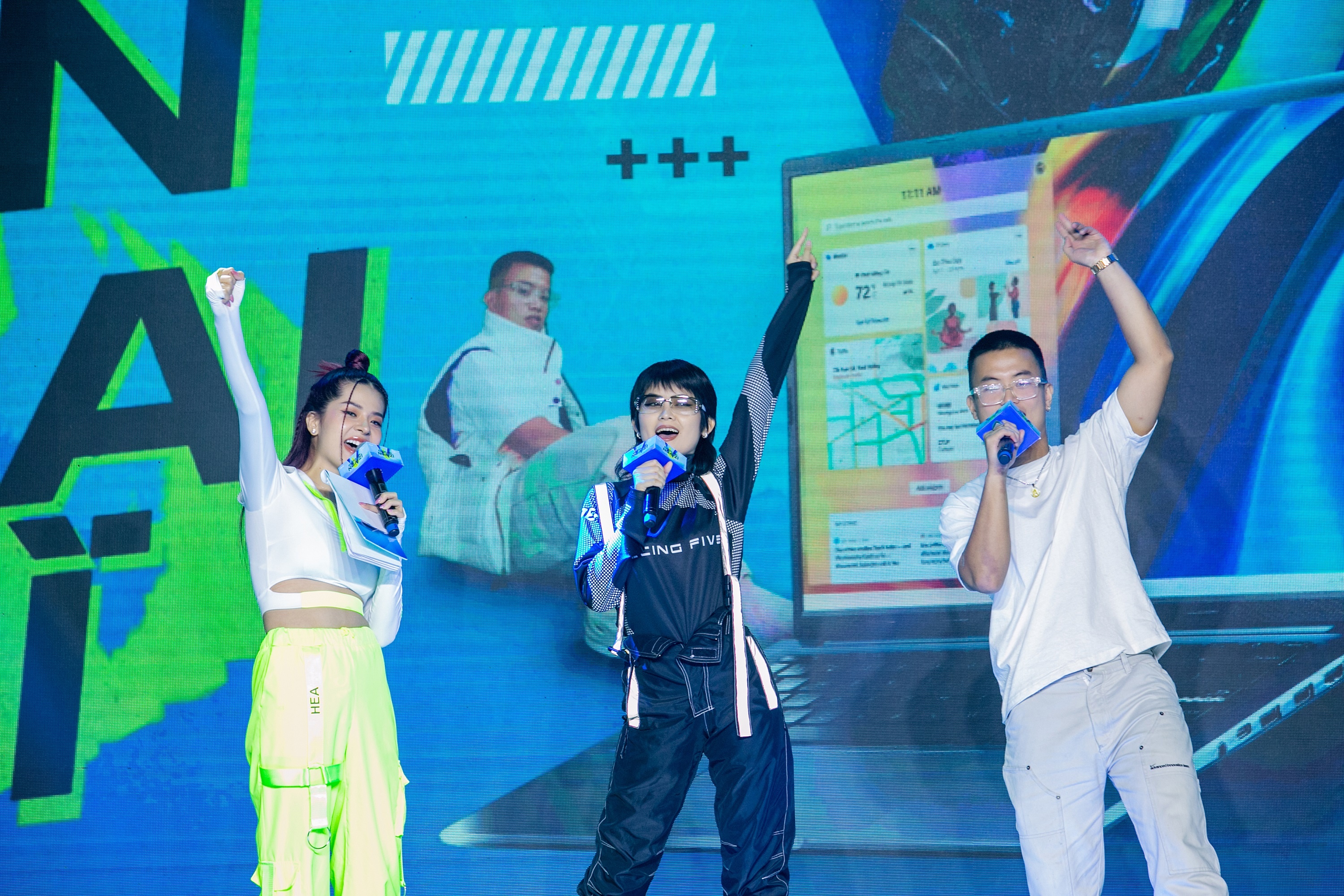 Asus,  Vivobook anh 4