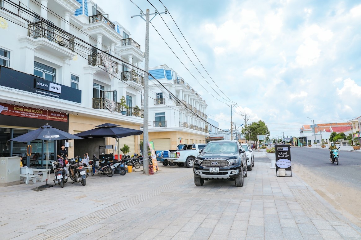Sai Gon Town anh 1