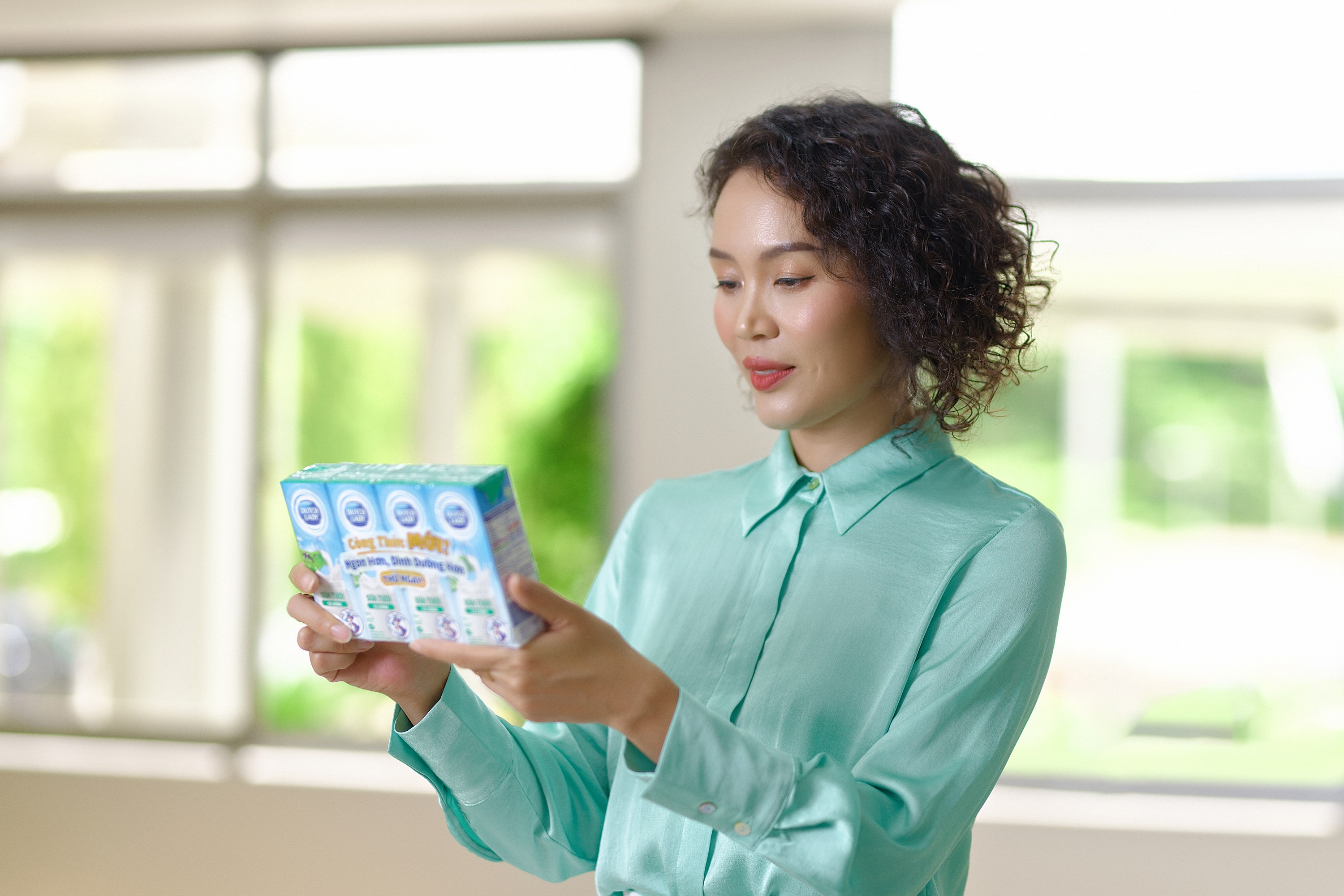 Co Gai Ha Lan,  SEANUTS II anh 4