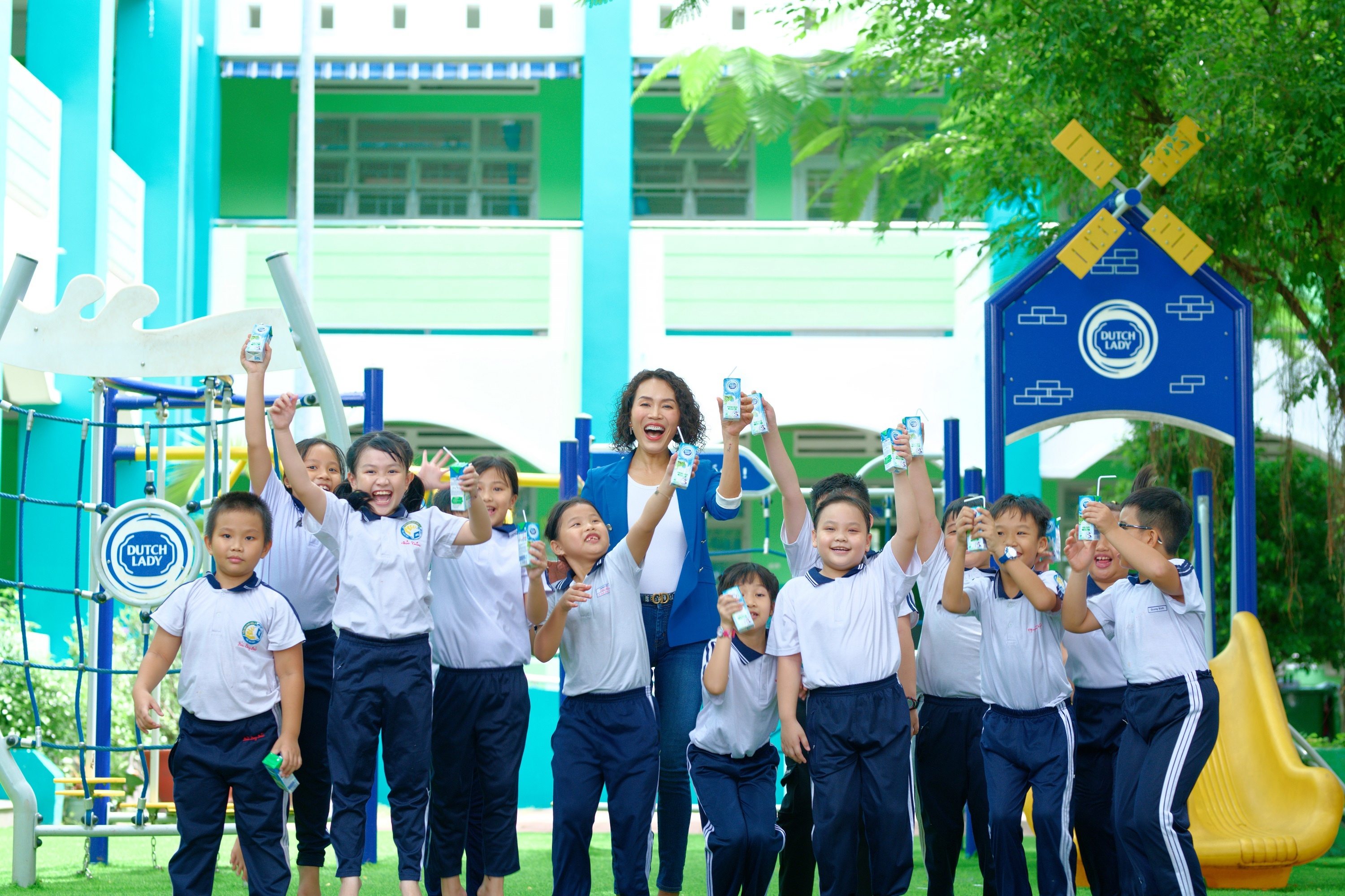 Co Gai Ha Lan,  SEANUTS II anh 5