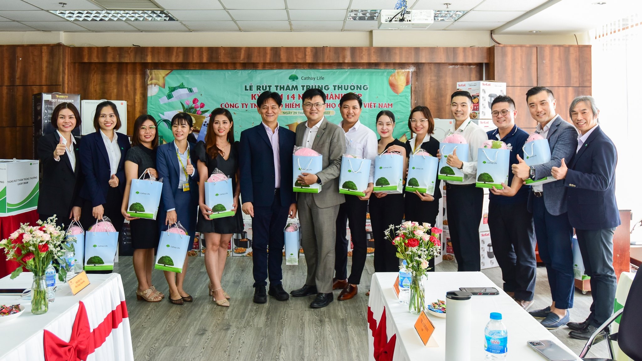 Bao hiem Nhan tho Cathay anh 1