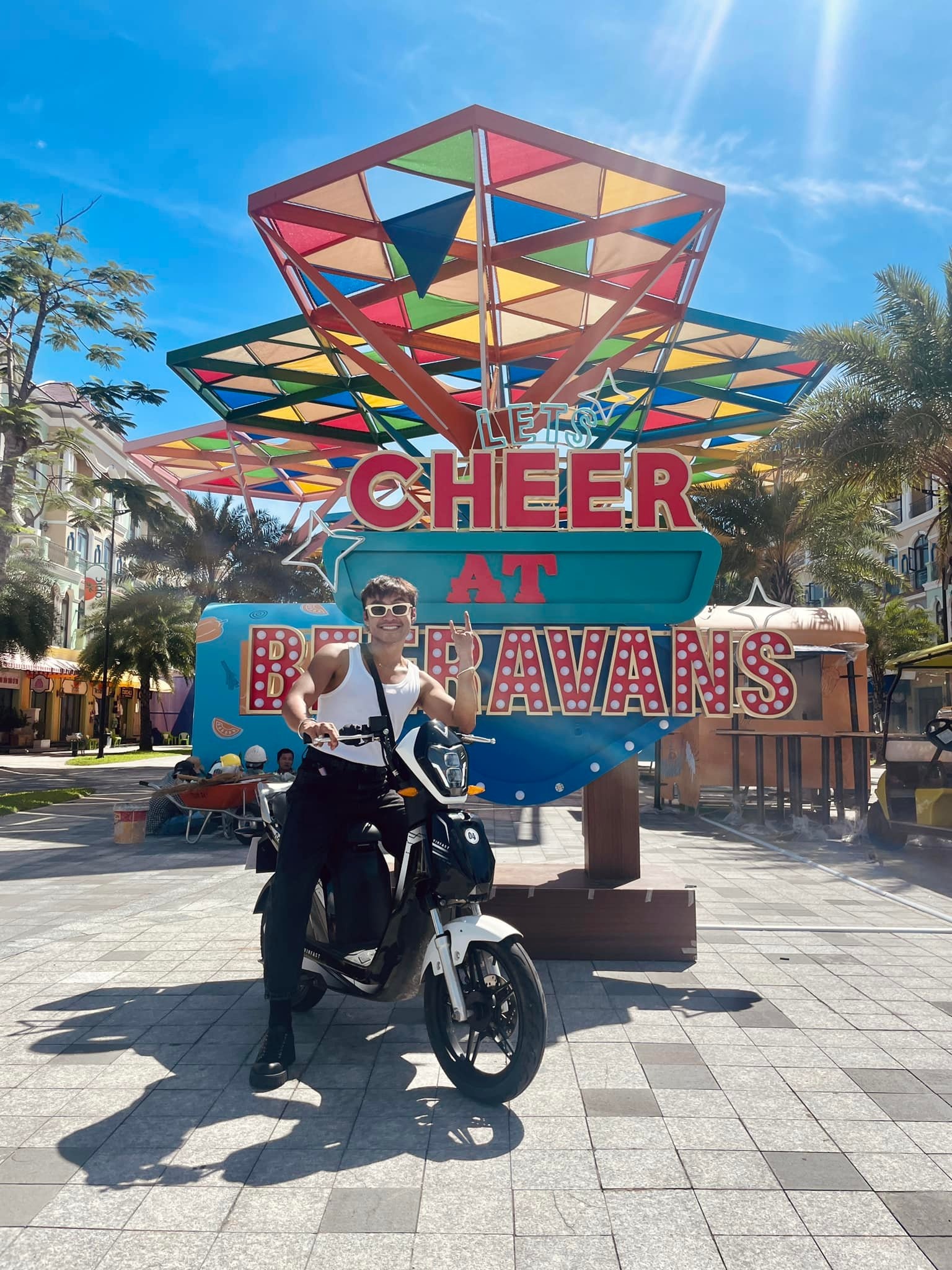 pho bia Tay Beeravans anh 6