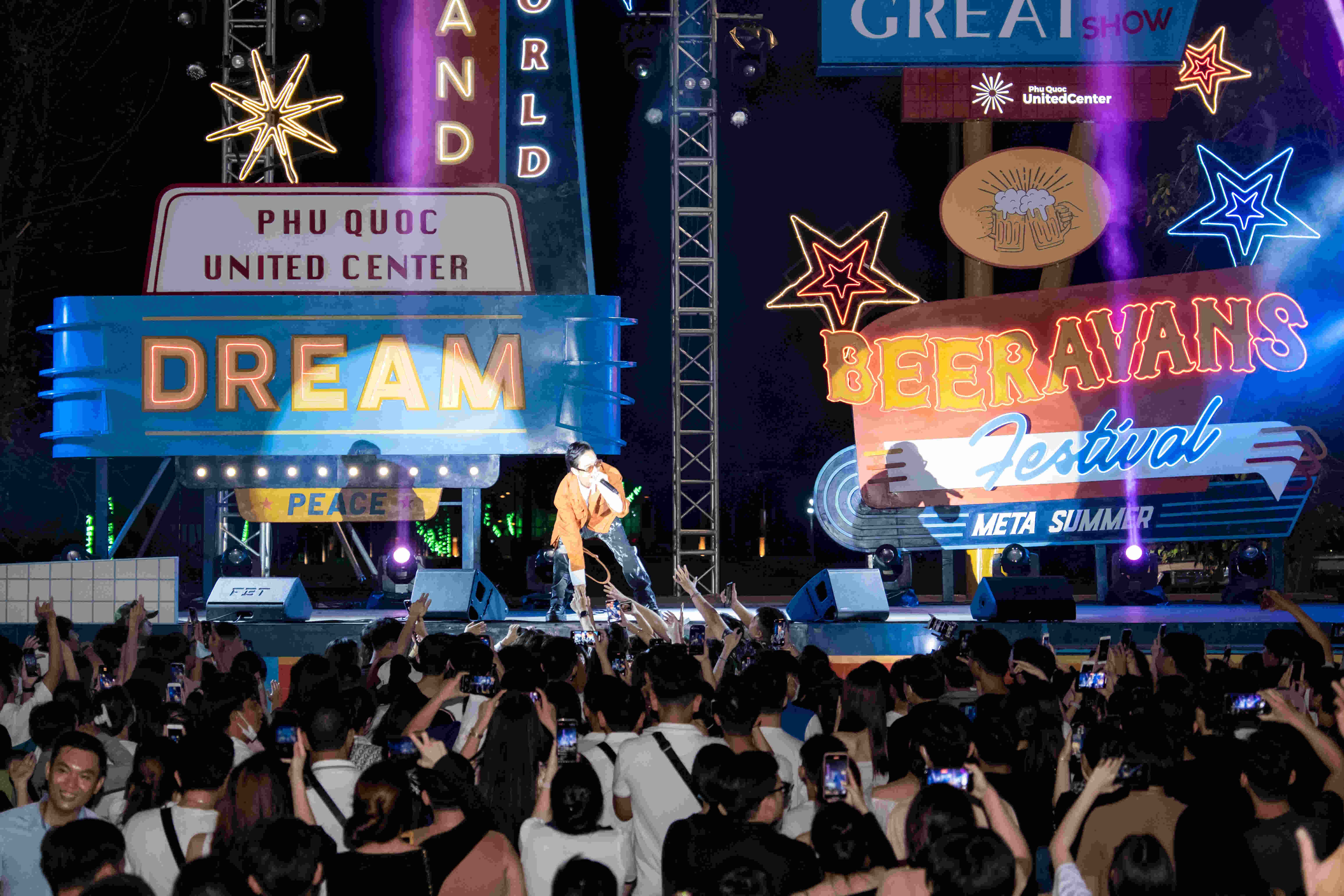 pho bia Tay Beeravans anh 7