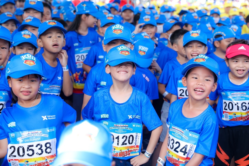 3.000 thieu nhi lap ky luc voi flashmob 'Vu dieu yeu thuong LofKun' hinh anh