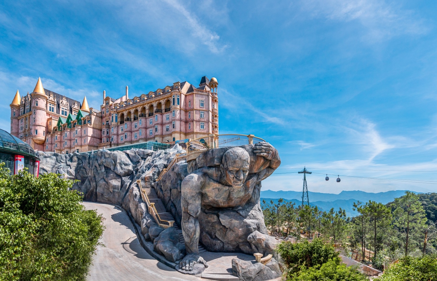 quảng trường Nhật thực,  Sun World Ba Na Hills ảnh 5 quang truong Nhat thuc,  Sun World Ba Na Hills anh 5