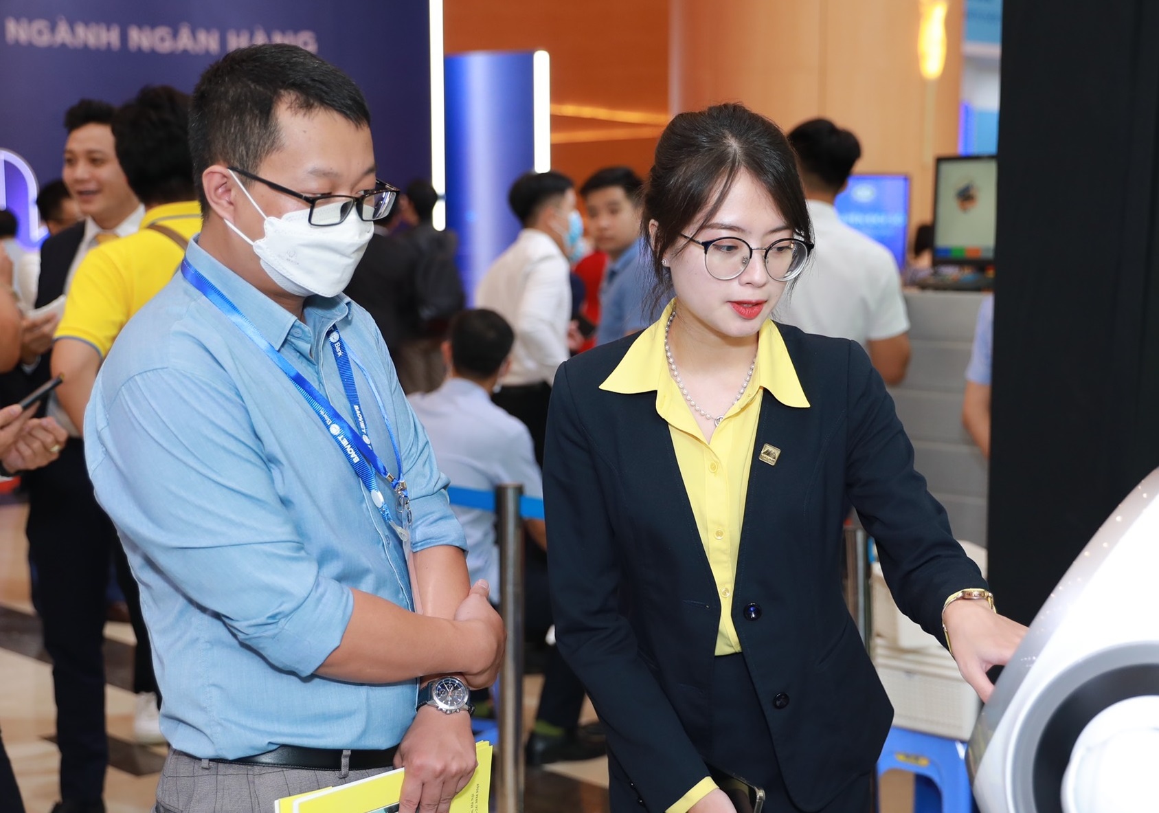 Nam A Bank trinh lang nhieu cong nghe tai ‘Ngay chuyen doi so’ hinh anh