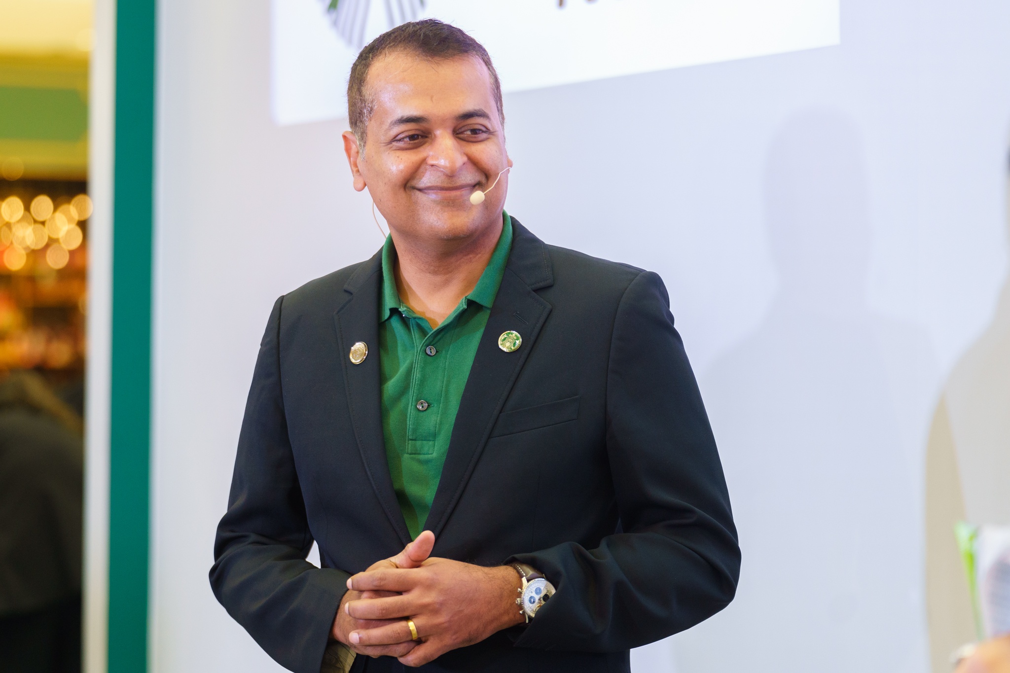 Starbucks,  Nestle anh 3