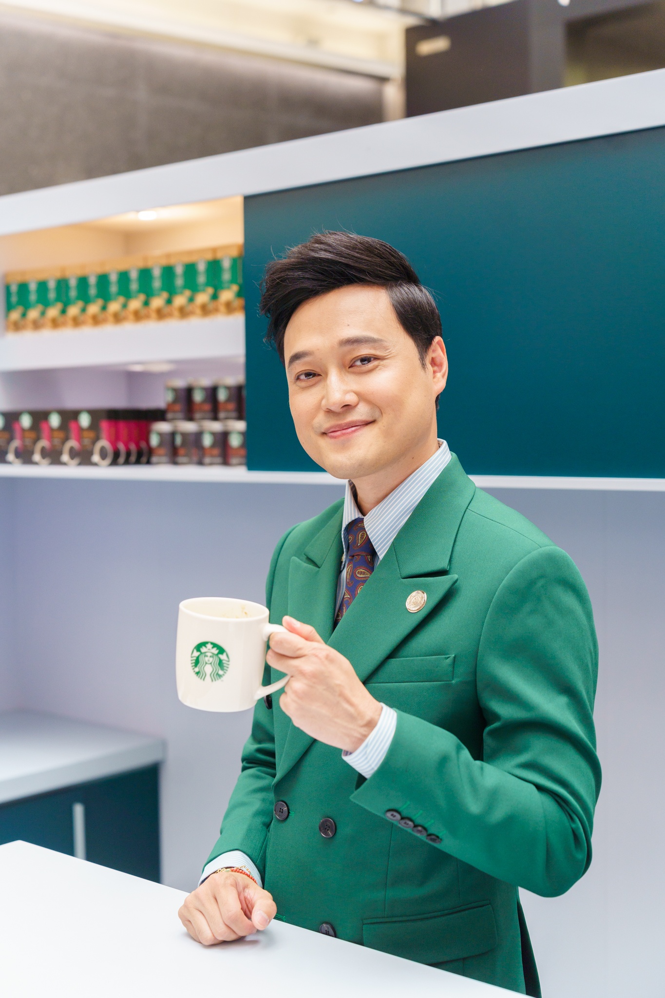 Starbucks,  Nestle anh 1