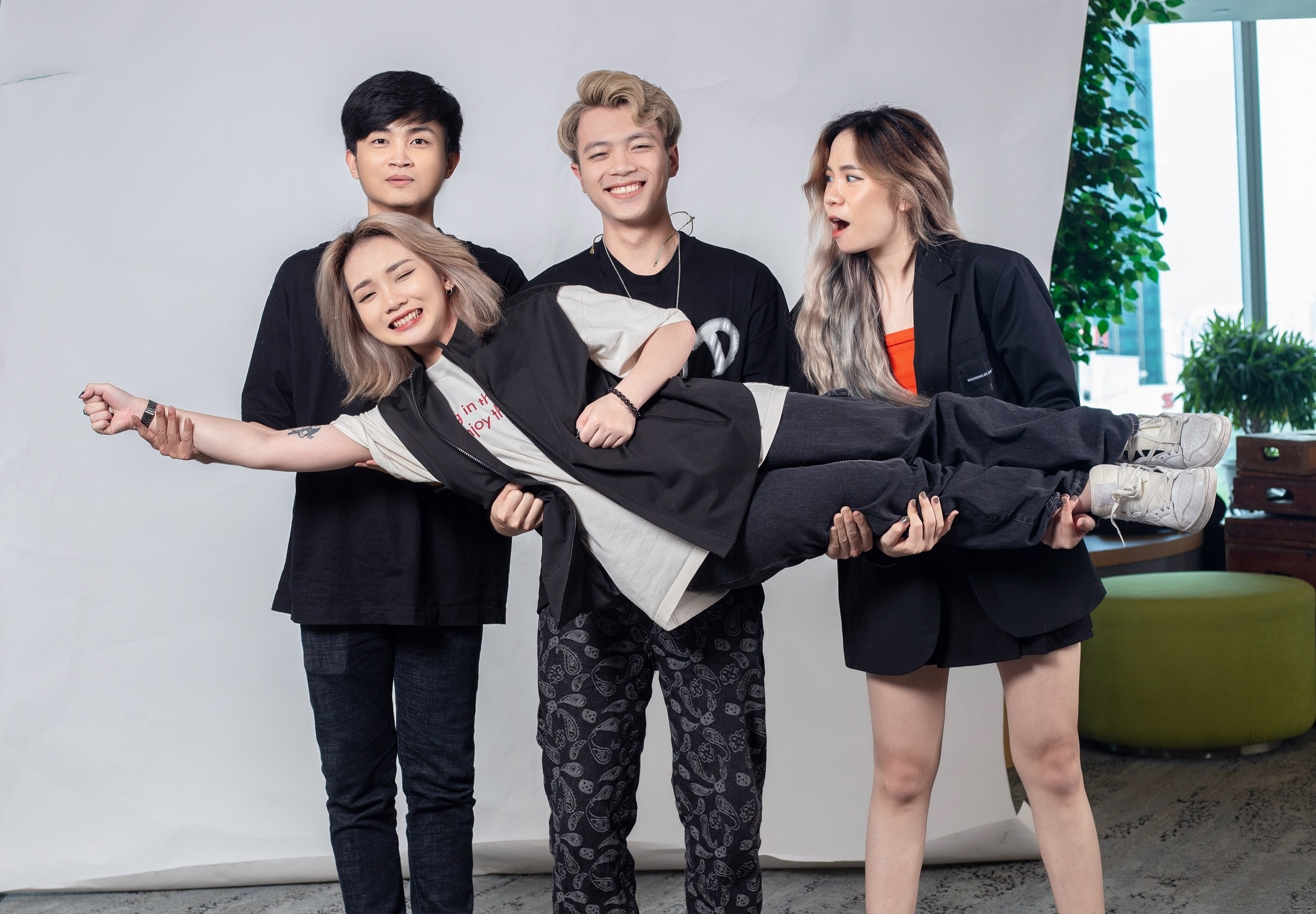 4 gaming houses Viet Nam tham gia du an toan cau cua Free Fire hinh anh