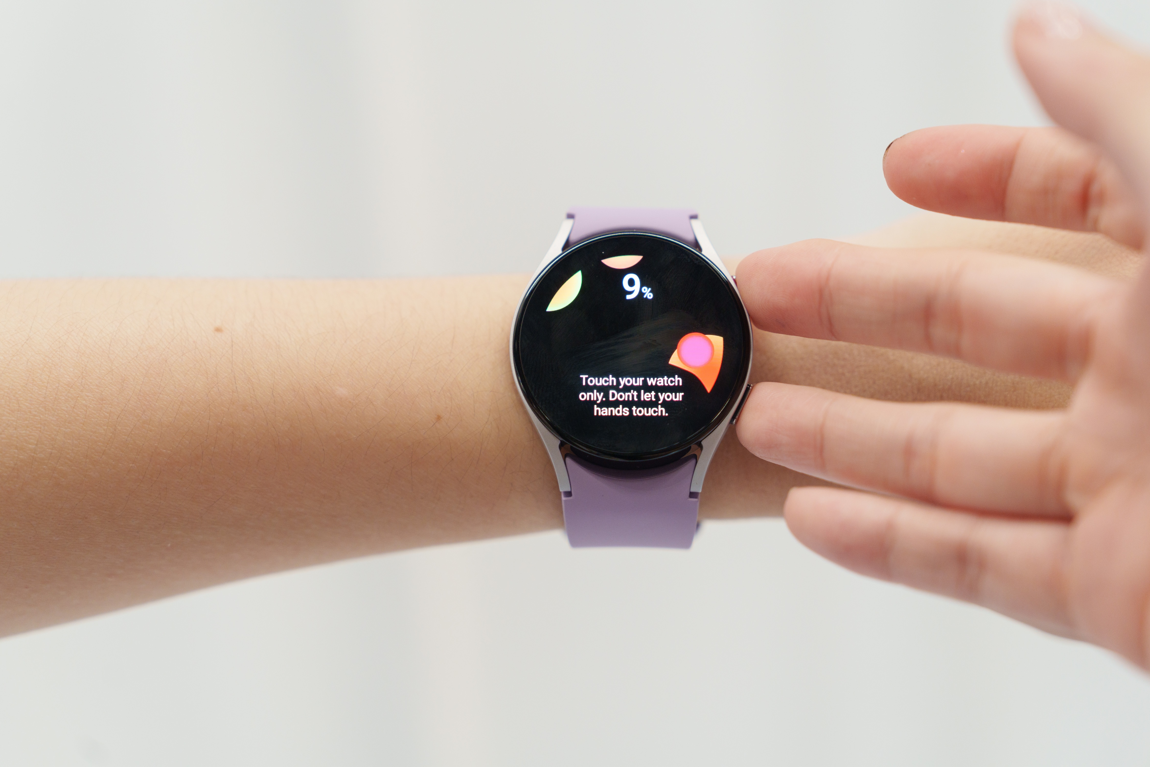 Watch5 gia bao nhieu anh 3