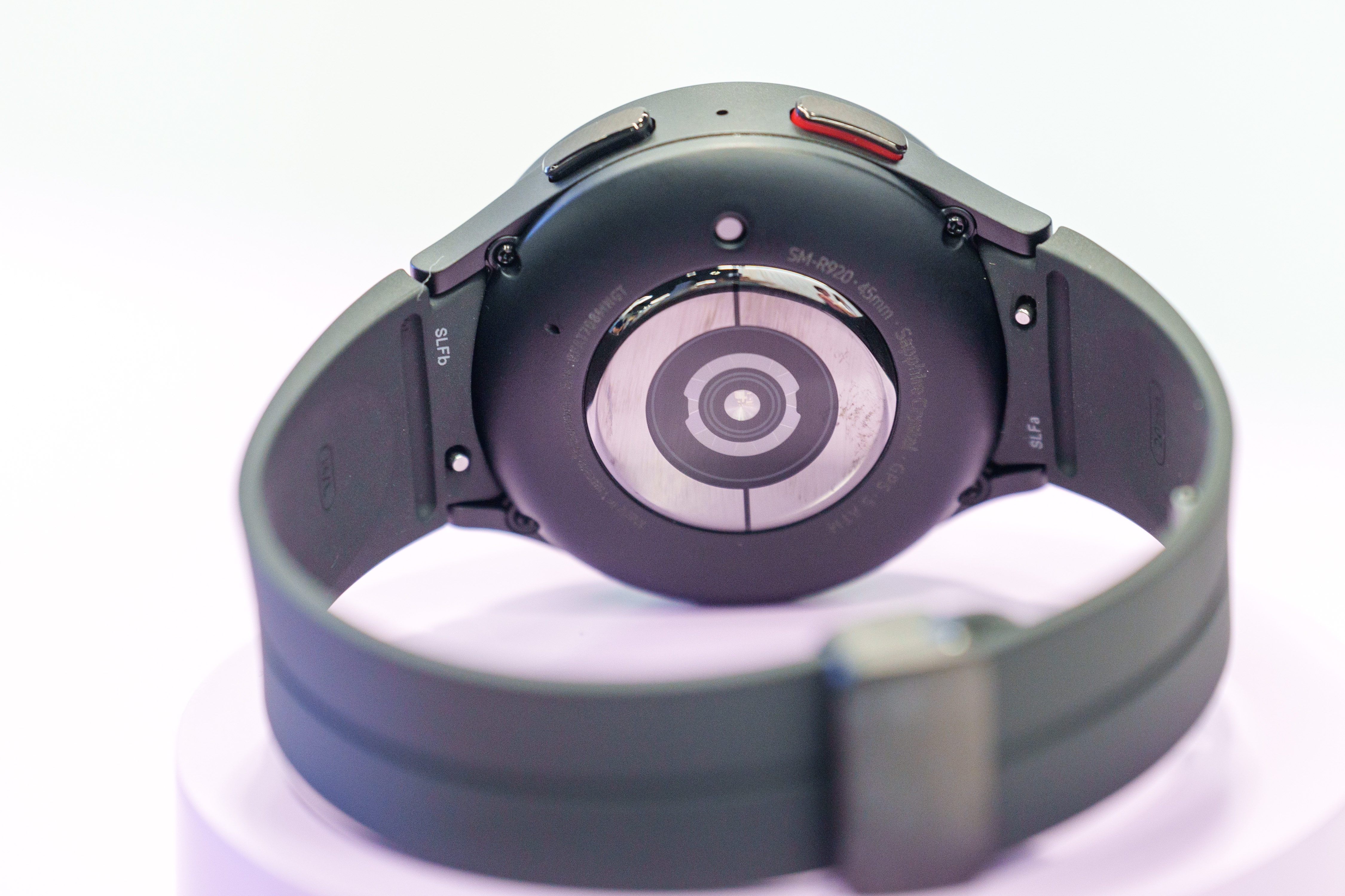 Watch5 gia bao nhieu anh 8