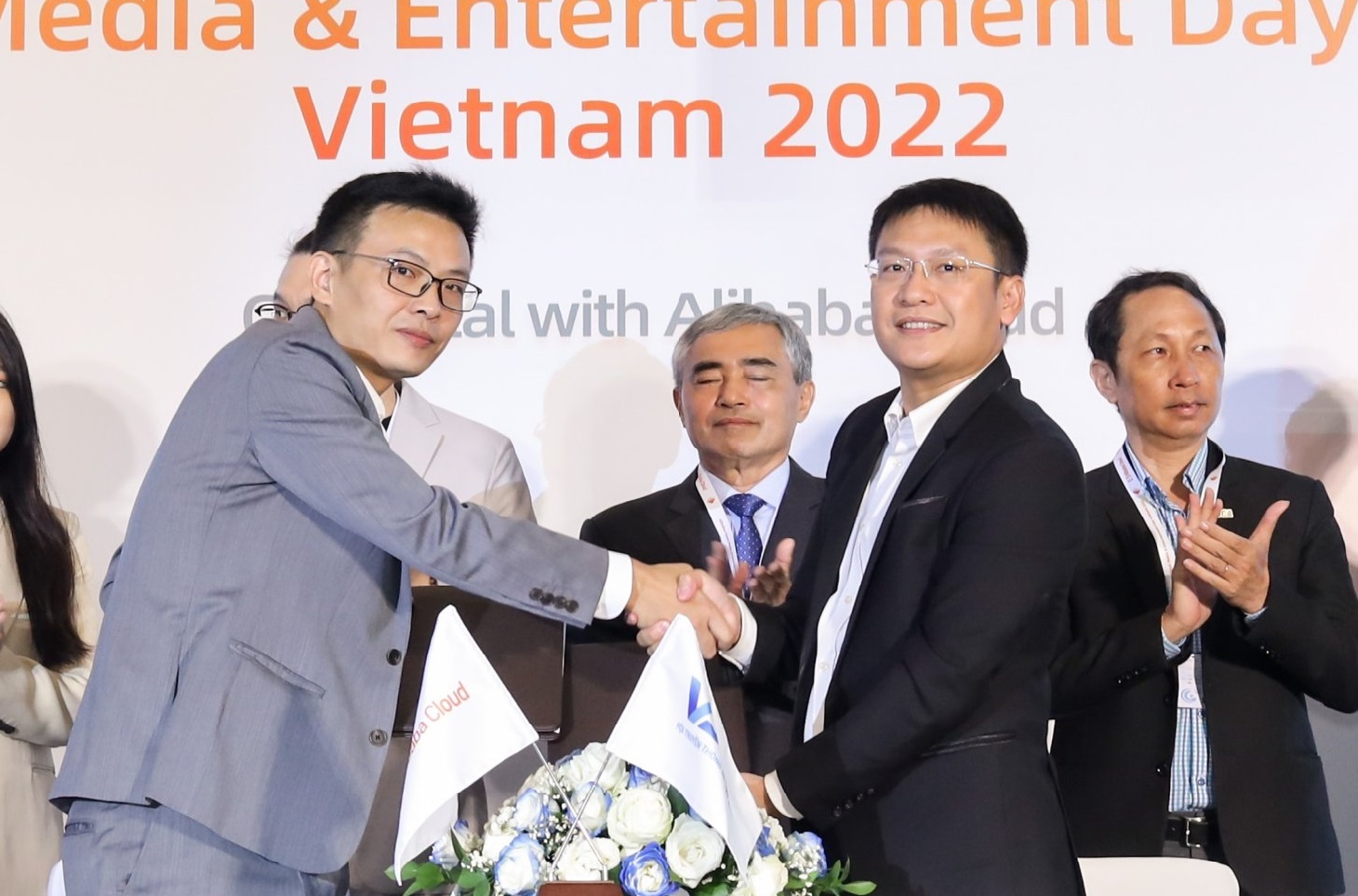 Alibaba Cloud hop tac VDCA tang toc chuyen doi so cho cac doanh nghiep hinh anh