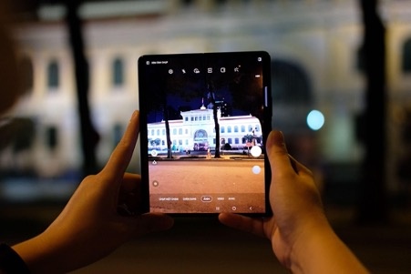 Samsung Care+ them lua chon bao hanh khi thiet bi roi vo, vao nuoc hinh anh