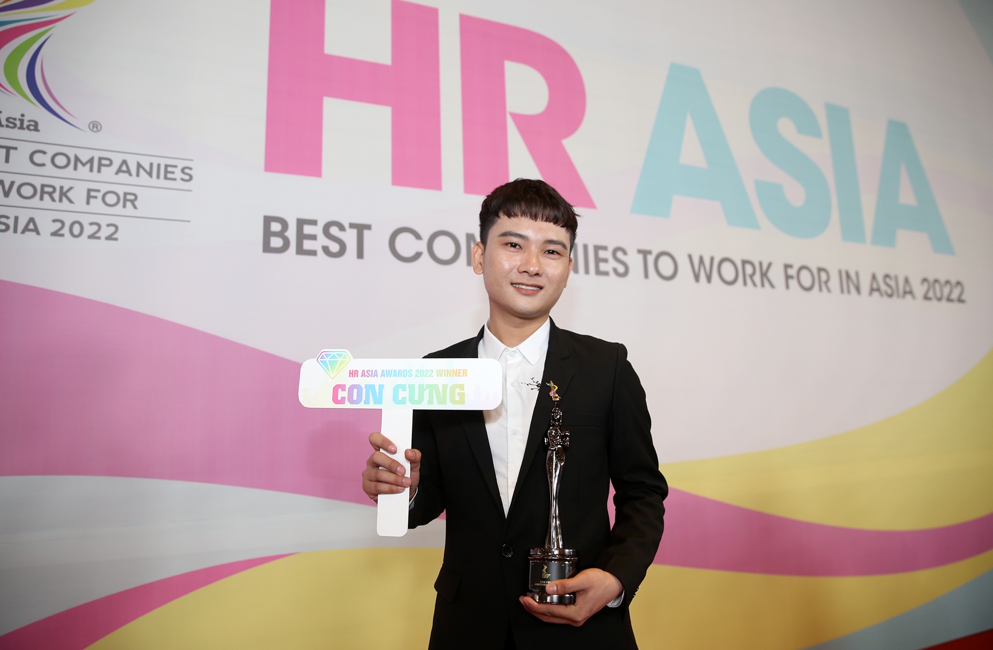 Con Cung,  Noi lam viec tot nhat chau A anh 7