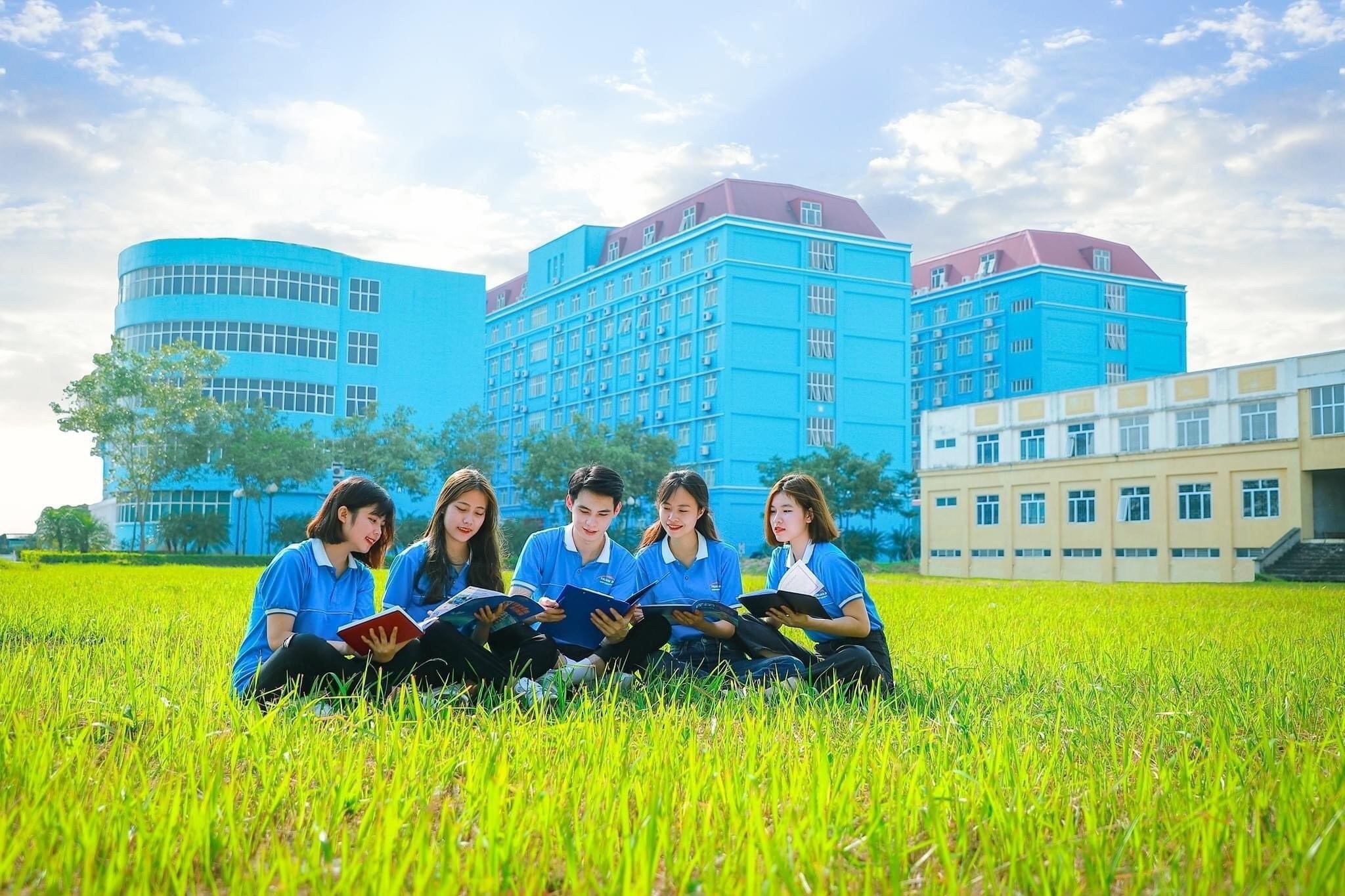 Tuyen sinh dai hoc anh 1