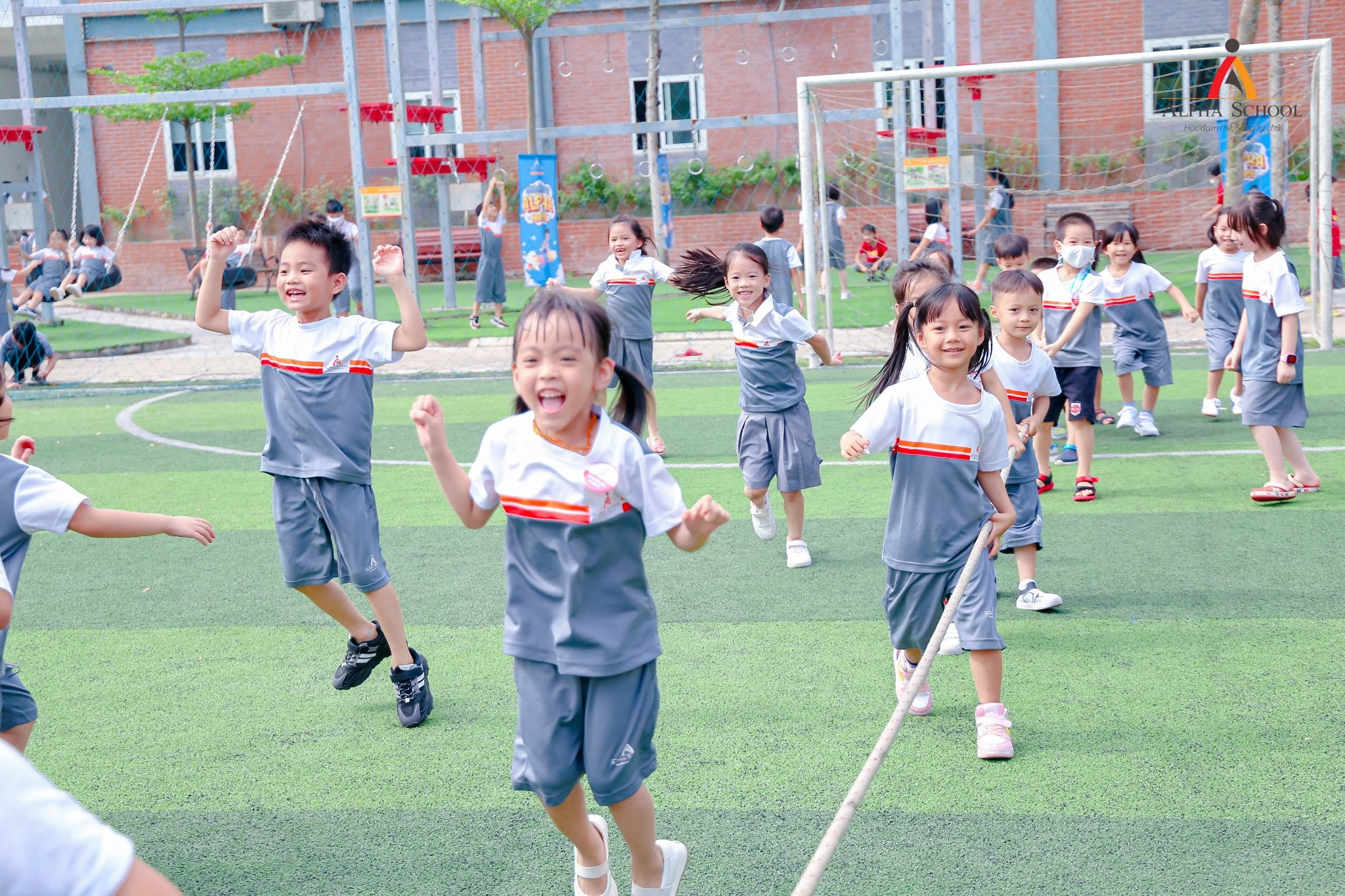 Kiem dinh giao duc anh 2