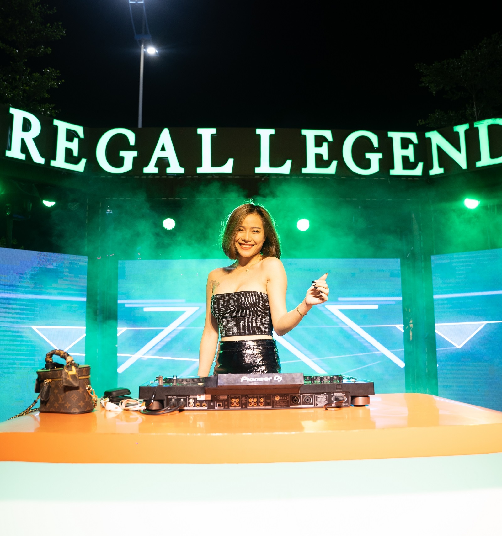 Regal Legend anh 2