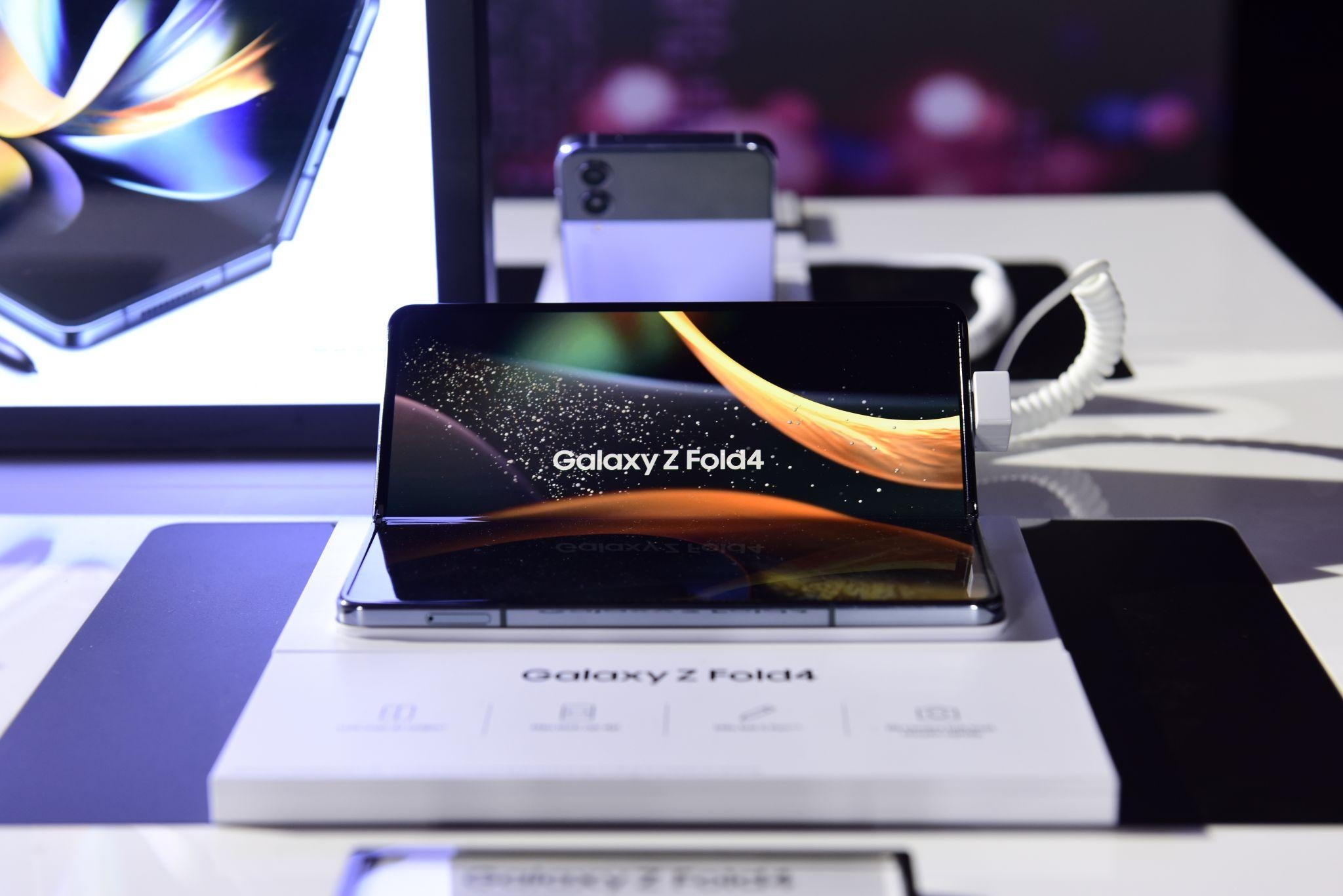 The Gioi Di Dong,  Galaxy Z Flip4 anh 3