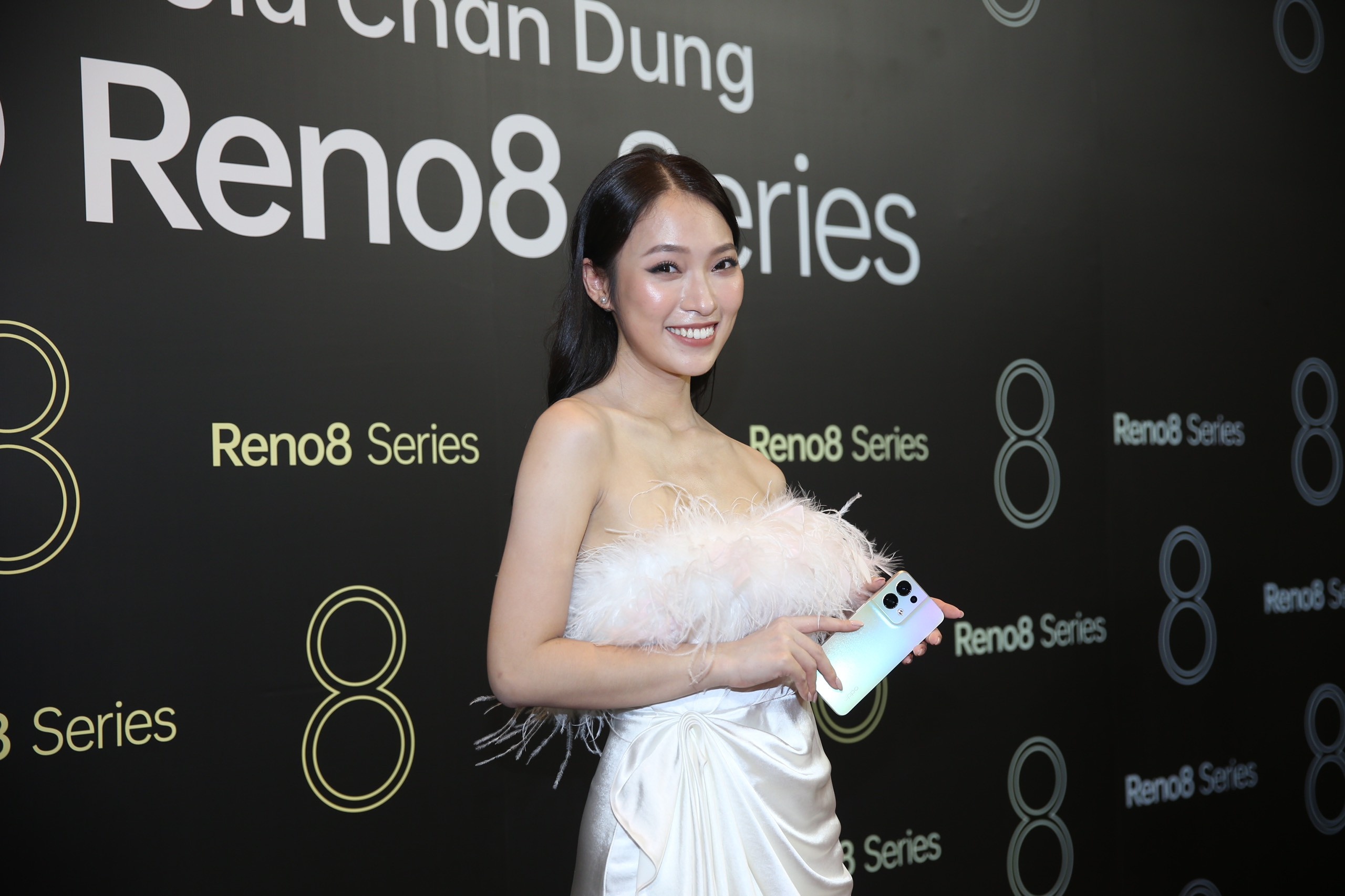 MC Khanh Vy: 'Oppo Reno8 Series ho tro sang tao noi dung' hinh anh