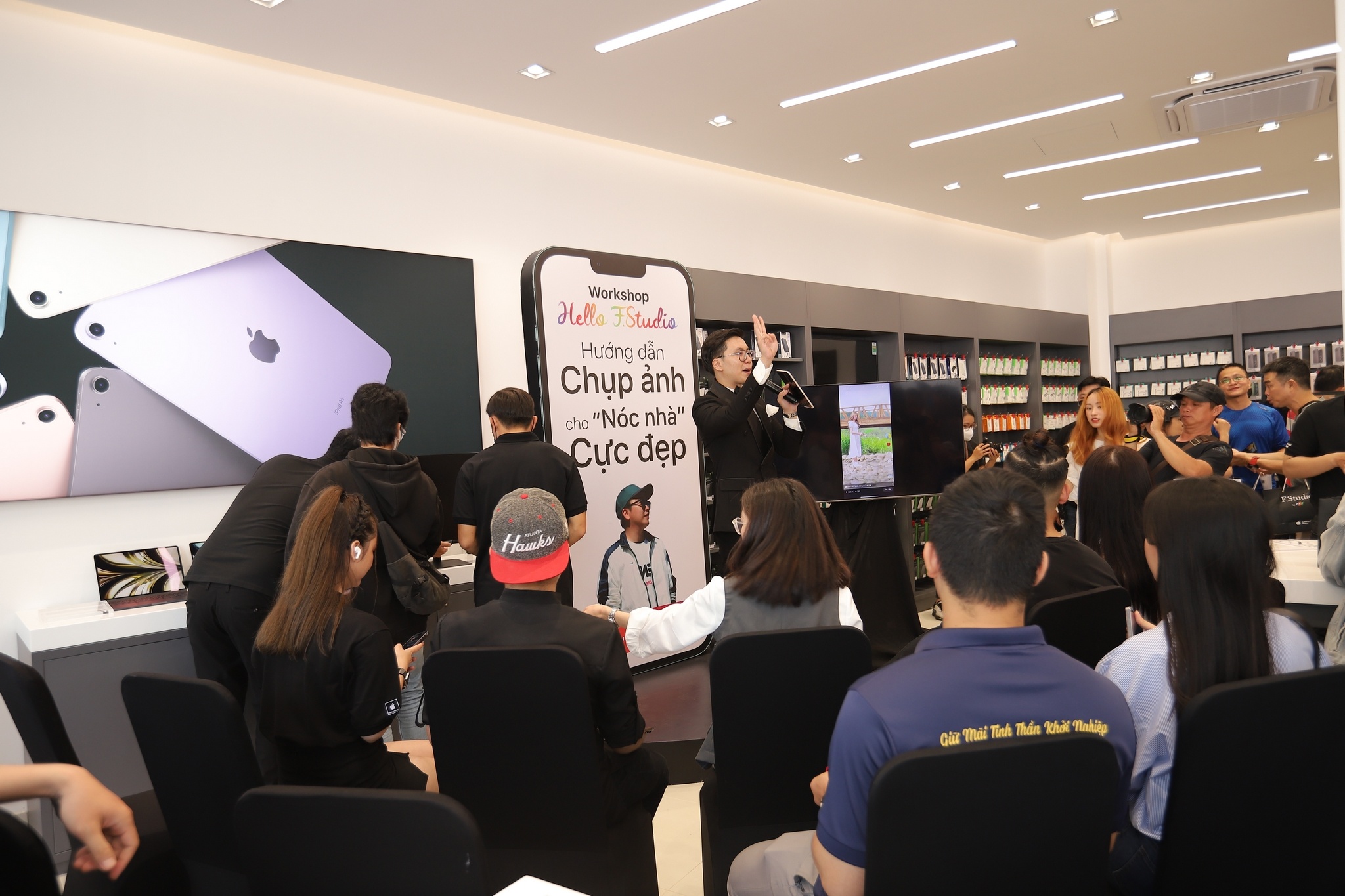 Cua hang uy quyen Apple anh 3