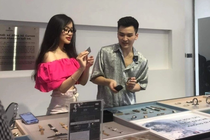 Livestream O2O ‘keo’ khach den mua hang ra sao? hinh anh